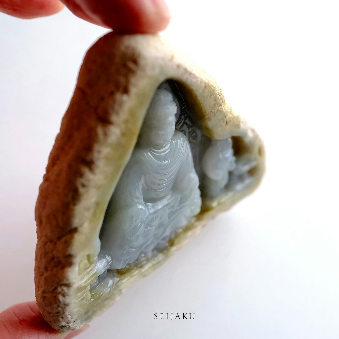 翡翠 (ヒスイ) 彫刻 原石 置物 『SEIJAKU』 アイシーホワイト翡翠 仏像 ミャンマー産天然ひすい 希少 一点物 高品質 無着色 ナチュラル 硬玉 ジェダイト 国石 縁起物 プレゼント 5月誕生石【送料無料】【鑑別書作成無料】