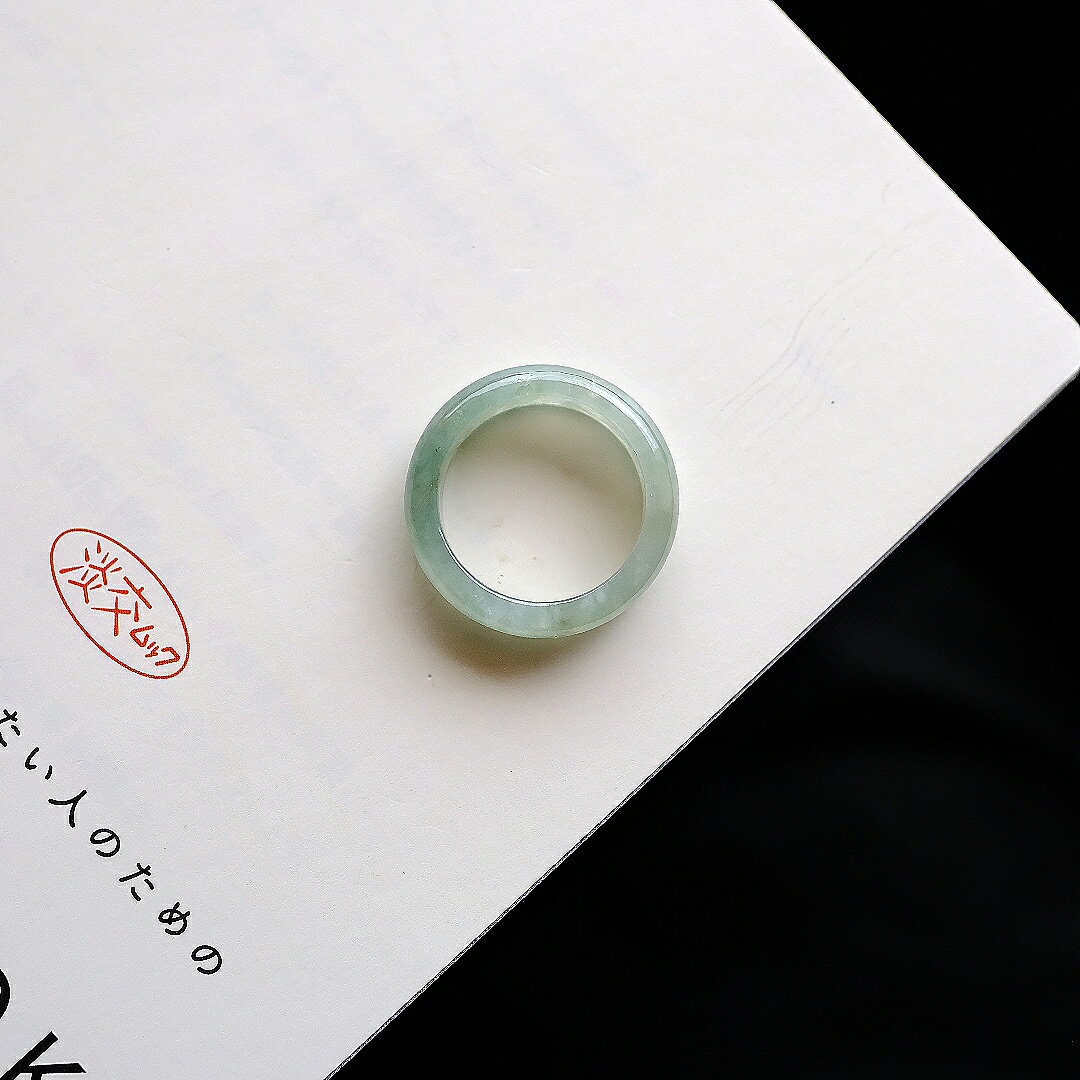 翡翠 (ヒスイ)くりぬきリング 『KOMOREBI』(16号/アイシーグリーン翡翠) 一点物 希少 高品質 無着色 ミャンマー産天然ひすい ナチュラルジェダイト 硬玉 5月誕生石 国石 お守り パワーストーン ギフト 誕生日 記念日 指輪【送料無料】 2