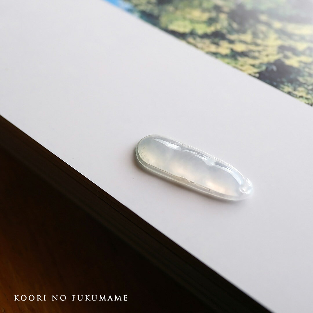 Rakuten - 翡翠(ヒスイ) 彫刻 ペンダントトップ『KOORI NO FUKUMAME』氷翡翠 ミャンマー産天然ひすい 豆 ビーンズ 【商品番号99244】