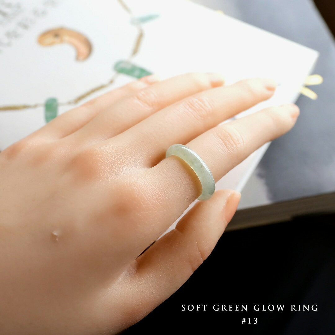 翡翠(ヒスイ) くりぬきリング 指輪 『SOFT GREEN GLOW RING』 アイシーグリーン翡翠 13号 ミャンマー産天然ひすい 【商品番号99269】