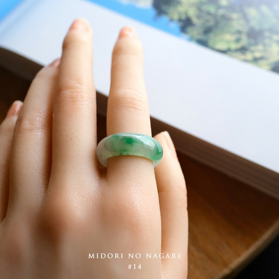樂天商城 - 翡翠(ヒスイ) くりぬきリング 指輪 『MIDORI NO NAGARE』アイシーホワイト＆グリーン翡翠 14号 ミャンマー産天然ひすい 【商品番号99364】