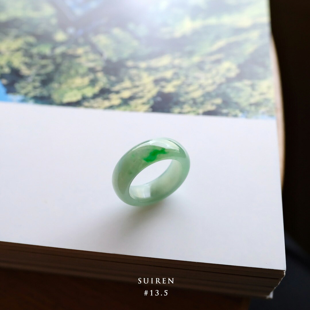 Rakuten - 翡翠(ヒスイ) くりぬきリング 指輪 『SUIREN』アイシーグリーン翡翠 13.5号 ミャンマー産天然ひすい 【商品番号99365】