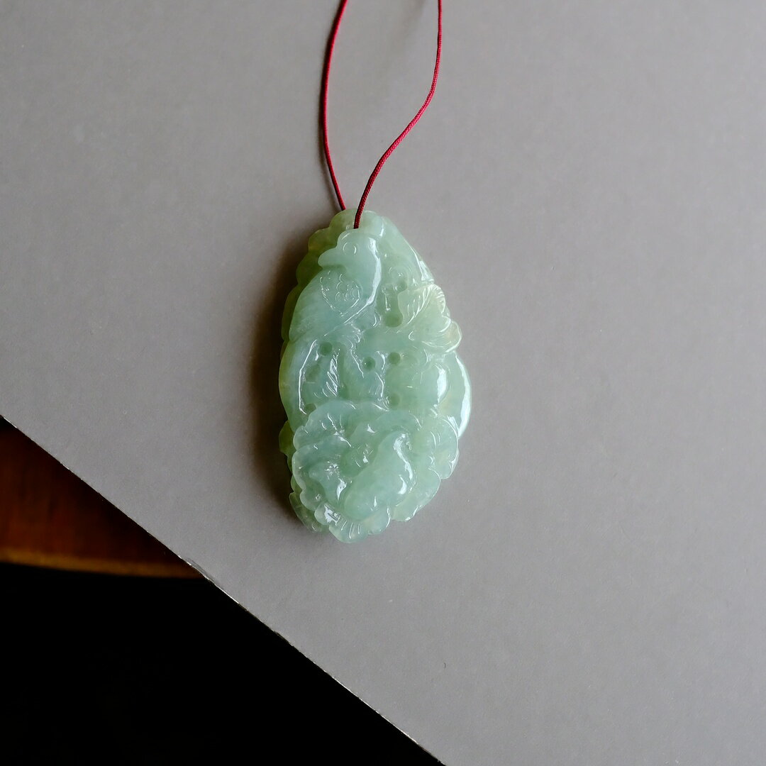 Rakuten - 翡翠(ヒスイ) 彫刻 ペンダントトップ『LIGHT GREEN PHOENIX』ライトグリーン翡翠 ミャンマー産天然ひすい フェニックス 鳳凰 【商品番号99377】