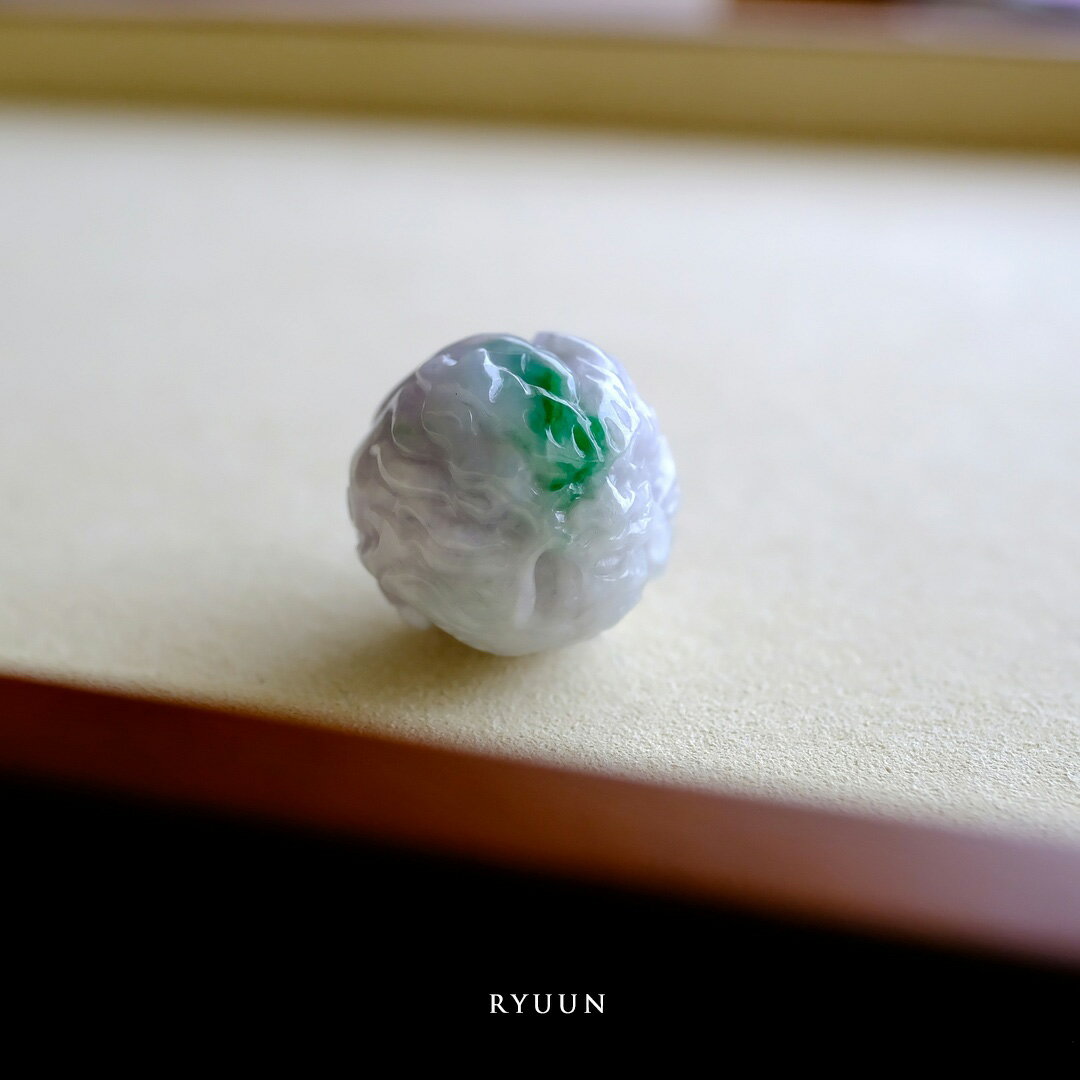 Rakuten - 翡翠(ヒスイ) 彫刻 置物 『RYUUN』ラベンダー＆グリーン翡翠 ミャンマー産天然ひすい 龍珠 【商品番号99381】