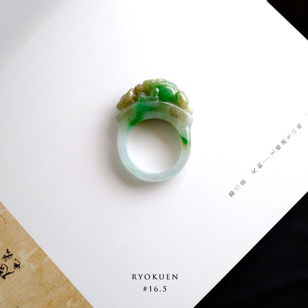 樂天商城 - 翡翠(ヒスイ) 彫刻くりぬきリング 彫刻指輪 『RYOKUEN』イエロー＆ホワイト＆グリーン翡翠 16.5号 ミャンマー産天然ひすい 三本足蛙 古代銭 【商品番号99418】