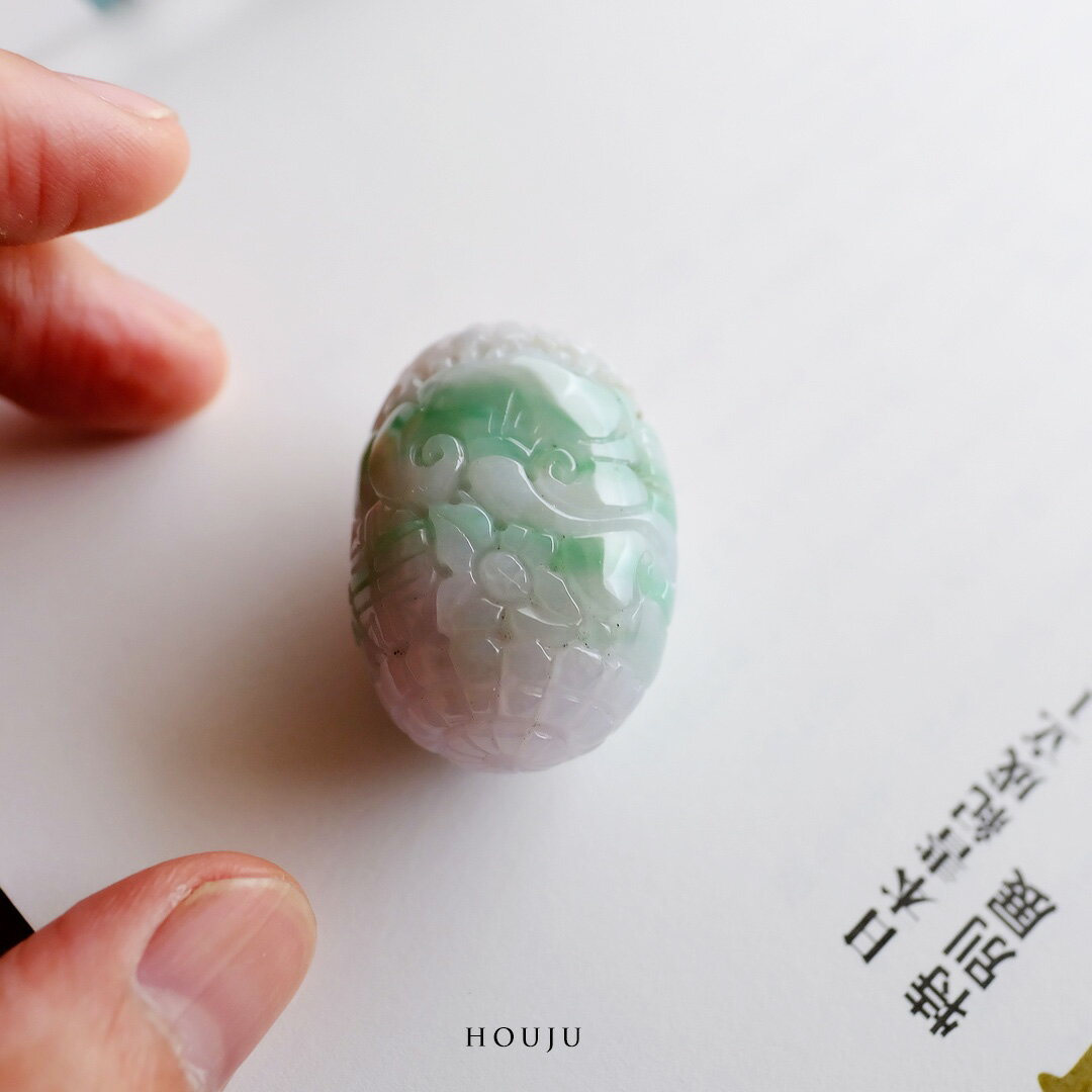 樂天商城 - 翡翠(ヒスイ) 彫刻管玉 丸玉 ペンダントトップ 『HOUJU』ホワイト＆グリーン翡翠 ミャンマー産天然ひすい 吉祥文様 【商品番号99451】