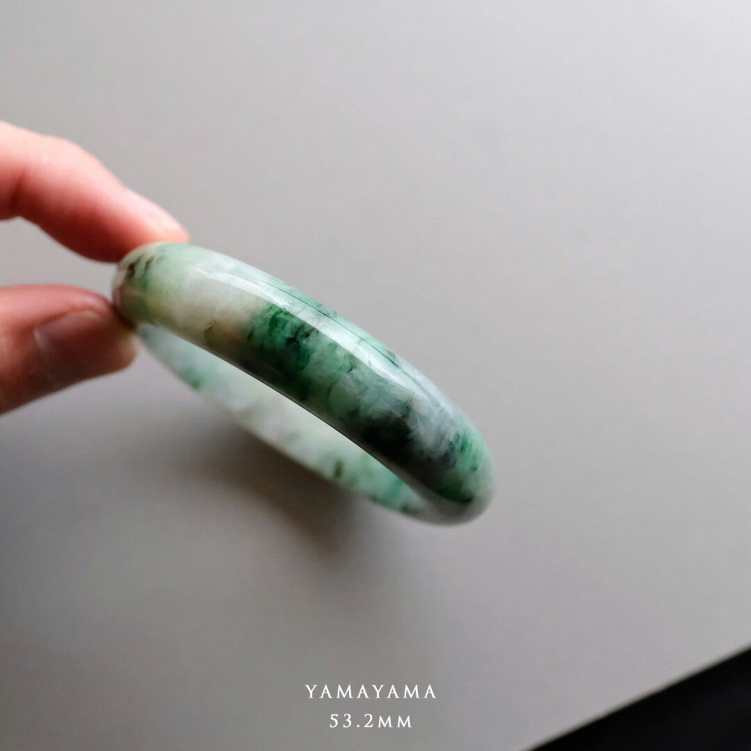 Rakuten - 翡翠(ヒスイ) バングル 『YAMAYAMA』ホワイト＆グリーン＆翡翠 円形 内径53.2mm ミャンマー産天然ひすい 【商品番号99461】