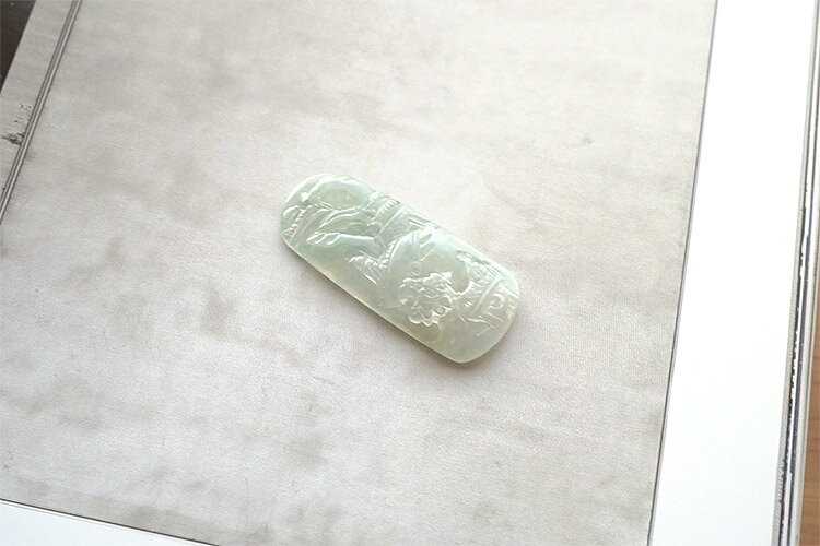 翡翠(ひすい)ペンダント・根付け『氷翠庭園』一点物 希少 高品質 無着色 ミャンマー産天然ヒスイ ジェダイト 硬玉 ナチュラル 氷翡翠 5月誕生石 国石 パワーストーン お守り ギフト プレゼント 縁起物 風水 幸運 お祝い【送料無料】
