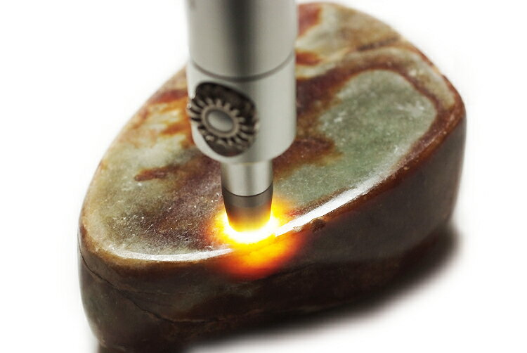 天然翡翠 (ヒスイ) 原石・インテリア『黄風格』(562g) 一点物 ミャンマー産天然ひすい 高品質 無着色 ジェダイト 天然石 5月誕生石 国石 パワーストーン 縁起物 お守り ギフト プレゼント ペーパーウエイト ものづくり【送料無料】