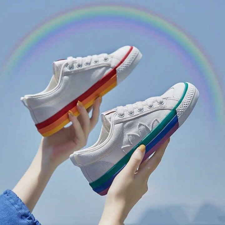 레이디스 스니커 레이디스 슈즈 스니커즈 슈크 슈크 플랫 슈즈 즈크 신발 화이트 레인보우색 플랫 슈즈 후저 구두 걷기 쉬운 미각