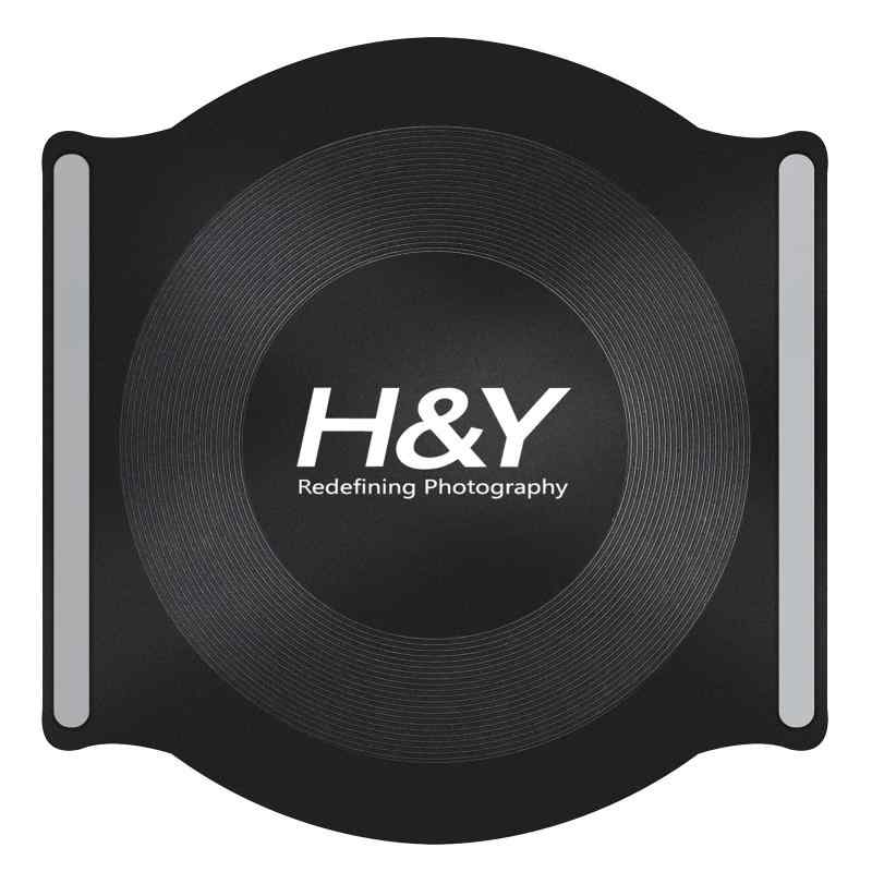 H&amp;Y レンズキャップ K-Series 100mm 角型フィルターホルダー専用 マグネットホルダーキャップ アルミ製 LC100【H&amp;Y 100mm K-Seriesホルダー専用キャップ】ホルダーをレンズに装着したままでの移動に便利なマグネット式レンズキャップ【一体感に優れた専用設計】K-Series 100mm ホルダーの形状にフィットする専用設計。耐久力の高いアルミ製。【マグネット式で着脱】マグネット式なので、瞬間的な着脱が可能です。【ドロップインフィルターを装着した状態で装着可】ドロップインCPLなどホルダー専用ドロップインフィルターを装着した状態でも装着できます。【対応機種】K-Series マーク2 100mmフィルターホルダー・K-Series マーク3 100mmフィルターホルダー・レボリングスイフト Swift マグネティック 100mmフィルターホルダー [RH100]