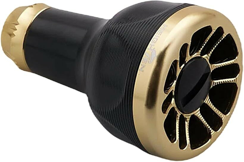 バリエーションコード : 2b4jok4gpn商品コード2b26811ttk商品名φ24.5mm リール ハンドル ノブ 8.5g シマノ ダイワ 通用 Shimano Type A Daiwa Type S 用 70航空アルミ製 Engine SeriesブランドHEIGHTENカラーV2.0 - ブラック＆ゴールドサイズ等直径24.5mm「サイズ」直径24.5mm、長38mm「重量」8.5g「素材」70シリーズ航空アルミ「付属」ベアリング(ステンレス素材)2個、ワッシャー 5個、ブッシング1個。「適応機種」シマノSHIMANO(Aタイプ)、ダイワDAIWA( Sサイズ)のスピニングリールハンドル、ベイトリールハンドルに適用。「精密加工技術」ハンドルノブは100％CNC加工、表面電気めっき処理。「錆付かない」ステンレス素材のベアリング、ネジ、ワッシャーなどの付属で錆付かない。「耐久性」ハンドルノブの表面陽極酸化処理/電気めっき処理により、耐塩水、耐腐食性が向上し、耐久性に優れている（海水に9ヶ月浸漬の試験を実施し、耐食性を確保）、海釣りでも使用可能、塩分や汚れを水洗いで簡単に取り除くことができる。「キャップ緩み止め設計」緩み止めコムの輪を追加、ハンドルノブが回転するとき、キャップが緩んでキャップを落としてなくなることを防止。「耐久性」ハンドルノブの表面陽極酸化処理/電気めっき処理により、耐塩水、耐腐食性が向上し、耐久性に優れている（海水に9ヶ月浸漬の試験を実施し、耐食性を確保）、海釣りでも使用可能、塩分や汚れを水洗いで簡単に取り除くことができる。「安定回転」非常に安定してリーリングができ、巻きスピードにムラが出にくいし、偏心回転しない。「コントロール」人体工学と滑り止め設計で最高のグリップ感が体感できる、質感も良くハンドル部のステンレス材質ベアリングも精度良く回転、手にフィットするハンドルノブに変えることで、コントロール性能が上がり、一日中巻いても疲れない。※ 他ネットショップでも併売しているため、ご注文後に在庫切れとなる場合があります。予めご了承ください。※ 品薄または希少等の理由により、参考価格よりも高い価格で販売されている場合があります。ご注文の際には必ず販売価格をご確認ください。※ 沖縄県、離島または一部地域の場合、別途送料の負担をお願いする場合があります。予めご了承ください。※ お使いのモニタにより写真の色が実際の商品の色と異なる場合や、イメージに差異が生じることがあります。予めご了承ください。※ 商品の詳細（カラー・数量・サイズ 等）については、ページ内の商品説明をご確認のうえ、ご注文ください。※ モバイル版・スマホ版ページでは、お使いの端末によっては一部の情報が表示されないことがあります。すべての記載情報をご確認するには、PC版ページをご覧ください。「適応機種」DAIWA、SHIMANOのスピニングリールノブとベイトキャスティングリールノブに適用（詳細はA+ページの適用規格Listを参照してください）。・適応機種シマノ(Shimano) ストラディック CI4、ストラディックSW、ストラディック FK、サハラ、セドナ、ステラ、ナスキー、サステイン、ツインパワー、バイオマスター、エクスセンス、セフィア、カルカッタ コンクエスト DC、オシアコンクエスト リミテッド、メタニウム、ゲンプウ XT、アンタレスDC MD、カルカッタ コンクエスト、エクスセンスDC、アンタレス、アルデバラン、ステファーノ　など ・適応機種ダイワ(Daiwa) フエゴ、タトゥーラ、スティーズ、セルテート、イグジスト、カルディア、イージス、フリームス、ルビアス、セオリー、EM MS、プレイソ、エメラルダス、イグニス タイプR、キャタリナ、プレッソLTD、プレッソ、イプリミ、ディースマーツ、ソルティーガ、シーパラダイス、ソルティーガ BG、ブラスト、ヴァデル、キャスティズム、トーナメントサーフ、サーフ、グランドサーフ、パワーサーフ、トライソ、トーナメントISO、プロカーゴ、ウインドキャスト、リーガルX、インパルトスティーズ、タトゥーラ、ジリオン、フエゴ CT、SV ライト リミテッド、アルファス、リョウガ、SS エア、HRF PE スペシャル、SS SV、T3 エアー、モアザン、HRF ソニックスピード、ライトゲーム、エアドレッドチューン、エアド、スパルタン RT TW、スマックレッドチューン、ミリオネア バサラ、ミリオネア、プリード、ミリオネア カゴ、シーボーグ 200J、リョウガ シュラプネル、アルファス エア ストリームカスタム、ジリオン、スティーズ、モアザン PE TW、ミリオネア CT SV、ジリオン、紅牙、月下美人、キャタリナ、タトゥーラ　など 「商品特性」：綺麗な外観、高性能素材、CNC精密加工技術，丈夫で軽い、耐海水、耐腐食、耐久性、安定回転、滑り止め設計、キャップ緩み止め設計、錆付かない、コントロール性能上がり、人体工学設計で疲れない。「安定回転」非常に安定してリーリングができ、巻きスピードにムラが出にくいし、偏心回転しない。「精密加工技術」100％CNC加工、表面陽極酸化処理。「錆付かない」ステンレス素材のベアリング、ネジで錆付かない。「丈夫で軽い」：軽さと強度を兼ね備えた70シリーズアルミニウム材料を使用、中空構造、軽くて強く仕上がっている。重さ、硬さはカーボンに近く、外観はより綺麗。「耐久性」表面陽極酸化処理/電気めっき処理により、耐塩水、耐腐食性が向上し、耐久性に優れている（海水に9ヶ月浸漬の試験を実施し、耐食性を確保）、海釣りでも使用可能、塩分や汚れを水洗いで簡単に取り除くことができる。「キャップ緩み止め設計」緩み止めコムの輪を追加、ノブが回転するとき、キャップが緩んで、キャップを落としてなくなることを防止。「コントロール」人体工学と滑り止め設計で最高のグリップ感が体感できる、質感も良くハンドル部のステンレス材質ベアリングも精度良く回転、手にフィットするノブに変えることで、コントロール性能が上がり、一日中巻いても疲れない。