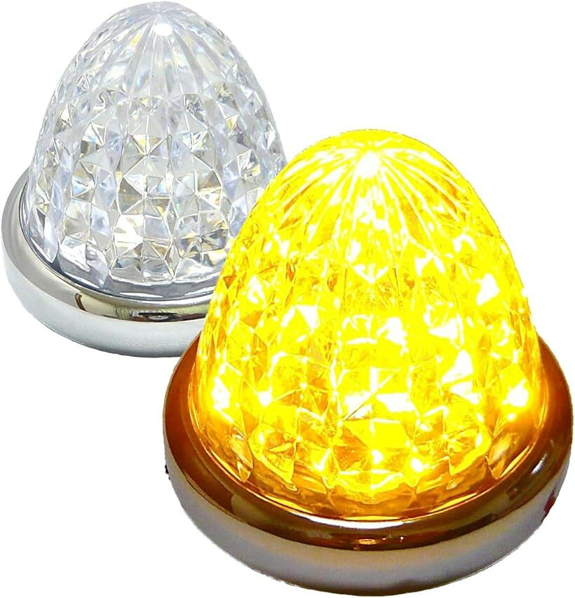 バリエーションコード : 2b8dty5xx9商品コード2b8ndh624v商品名互換品 カスタマイズ 24V トラック用 LED マーカーランプ サイド マーカー メッキリング 8面クリスタルカット仕様 16LED 汎用 2個 セット ブルー/イエロー/レッド/ホワイト/アンバー 各色 アンバーブランドCustomizeカラーアンバー・24V専用 16LED 8面クリスタルカット仕様 トラック用サイドマーカー・セット内容： マーカーランプx2個 (2個セット）・LED素子数： 16LED・適合電圧： 24V　電流： 0.4A（1個） 消費電力： 10W（1個） 明るさ： 270lm・サイズ： 横： 約90mm / 高さ： 約79mm※ 他ネットショップでも併売しているため、ご注文後に在庫切れとなる場合があります。予めご了承ください。※ 品薄または希少等の理由により、参考価格よりも高い価格で販売されている場合があります。ご注文の際には必ず販売価格をご確認ください。※ 沖縄県、離島または一部地域の場合、別途送料の負担をお願いする場合があります。予めご了承ください。※ お使いのモニタにより写真の色が実際の商品の色と異なる場合や、イメージに差異が生じることがあります。予めご了承ください。※ 商品の詳細（カラー・数量・サイズ 等）については、ページ内の商品説明をご確認のうえ、ご注文ください。※ モバイル版・スマホ版ページでは、お使いの端末によっては一部の情報が表示されないことがあります。すべての記載情報をご確認するには、PC版ページをご覧ください。色:アンバーCustomize24Vトラック用LEDマーカーランプサイドマーカー8面クリスタルカット仕様16LED汎用2個セットブルー/イエロー/レッド/ホワイトアンバー/ピンク各色・セット内容：マーカーランプx2個(2個セット）・LED素子数：16SMD・適合電圧：24V・電流：0.4A（1個）・消費電力：10W（1個）・明るさ：270lm・サイズ：横：約90mm/高さ：約79mm彩面クリスタル風レンズが目を引くサイドマーカー24V用LEDを採用。消費電力も少なく明るいです。キラキラと光るマーカー本体は弊社オリジナルの8面クリスタルカット仕様だから実現できる輝き。良質のPP素材のみを使用しているので安価なマーカーと比べると透明度が一目瞭然。。マーカーの枠部分は上質なクロームメッキ仕様で精悍な輝き。反射板も型を作る段階から輝きを強くするために、鏡面に近い仕上がりにしております。弊社オリジナルの8面カット彩面レンズにより、はっきりとした色合いで幻想的な輝き。彩面クリスタル風レンズが目を引くサイドマーカークリスタル風レンズでデザイン性がUP.発光部分には高輝度のSMDを使用し充分な明るさを確保。一定の電圧とLEDの焼損を防ぐために安定抵抗器をしっかりと組み込み、LEDの寿命を守ります。安価なマーカーランプは安定器の組み込みが不十分な為、十分に電圧をコントロールすることが出来ないため、点灯はしますがLEDの寿命は非常に短くなってしまいます。