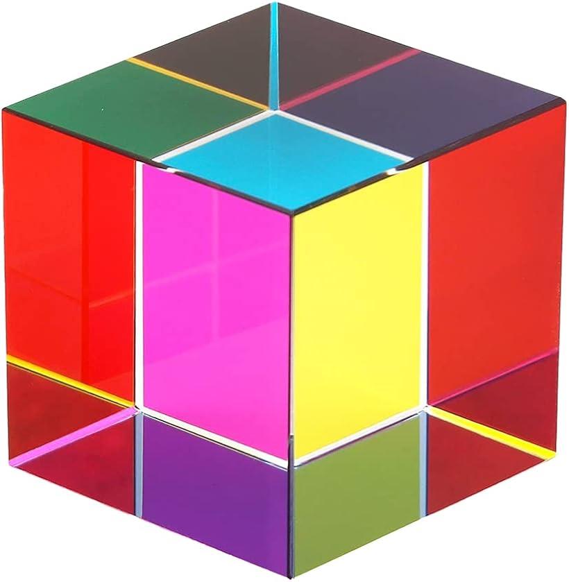 ・様々な角度から見ることで色の変化を楽しめるキューブです。プリズムデザインを採用し、シアン・マゼンタ・イエローの3色からなる色の組み合わせを学ぶことができます。・四隅にはエッジ加工を施しているため、角で怪我をしてしまう心配もありません。光を...