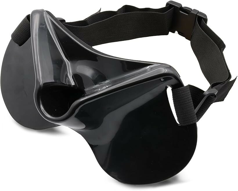 バリエーションコード : 2b99wpiq88商品コード2b99wq1ffr商品名ファイティングベルト ギンバル フィッシングベルト 釣り サポート 腰 ベルト オフショア 大物 ロッド マグロ アクセサリー 黒 ブラックブランドファビュラス堂カラーブラック(黒)ギンバルとも呼ばれるファイティングベルト。マグロやカジキ釣りなど大物魚とのファイトに欠かせないアクセサリーで釣りをますます快適かつ楽しくさせます。「体への負担軽減」フィッシングベルトを使用することによりお腹付近でグリップエンドを固定。ロッドを安定させることでオフショア釣り(船釣り)の不安定な状況でもパワフルな釣りをサポートします。「広範囲パッド仕様」お腹＋左右の太ももで支える広範囲パッド仕様。従来品のお腹1点にのみに圧力がかかるで生じる痛みを軽減し快適なファイトを楽しめます。「ABS素材＋厚手スポンジを採用」ABS素材を採用し海水等による腐食への強さと軽量化を実現。また厚さ1cmのスポンジを搭載することでクッション性よく支える部分の痛みを軽減します。「バリエーション」どんな色にも合わせやすいブラック(黒)、釣りといったらのブルー(青)の2色をご用意。胴回り130cmまで延長可能ですので腰回りの大きい方やフィッシングベストなどを着込んでいてもそのまま装着可能です。※ 他ネットショップでも併売しているため、ご注文後に在庫切れとなる場合があります。予めご了承ください。※ 品薄または希少等の理由により、参考価格よりも高い価格で販売されている場合があります。ご注文の際には必ず販売価格をご確認ください。※ 沖縄県、離島または一部地域の場合、別途送料の負担をお願いする場合があります。予めご了承ください。※ お使いのモニタにより写真の色が実際の商品の色と異なる場合や、イメージに差異が生じることがあります。予めご了承ください。※ 商品の詳細（カラー・数量・サイズ 等）については、ページ内の商品説明をご確認のうえ、ご注文ください。※ モバイル版・スマホ版ページでは、お使いの端末によっては一部の情報が表示されないことがあります。すべての記載情報をご確認するには、PC版ページをご覧ください。
