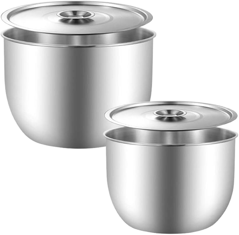 バリエーションコード : 2b9sjy6kig商品コード2b9sj5jv9r商品名こめとぎボウル 人気 下ごしらえ ミキシングボウル 耐熱 深型 製菓用ボール 304ステンレス製 2個セットブランドAsdaysカラーシルバーサイズ等ボウル＋フタ「深型米とぎボウル」 深型ボウルは、米とぎや泡立て、料理やお菓子作りに最適です。底が平らで、安定して置けるため、滑りにくい設計になっています。「優れた耐久性」 ステンレス製で耐久性に優れ、錆びにくく丈夫です。洗いやすく、臭いも付きにくいため、清潔に使用できます。「便利に使える」 サイズが違うボウルの2点セットで、日常の調理に便利です。重ねて収納できるので、省スペースで片付けやすいです。「商品説明」スタイル2種：ボウルのみ、ボウル＋フタ　素材：304ステンレス製　サイズ：直径21cm（320g）と直径19cm （260g）の2個セット※ 他ネットショップでも併売しているため、ご注文後に在庫切れとなる場合があります。予めご了承ください。※ 品薄または希少等の理由により、参考価格よりも高い価格で販売されている場合があります。ご注文の際には必ず販売価格をご確認ください。※ 沖縄県、離島または一部地域の場合、別途送料の負担をお願いする場合があります。予めご了承ください。※ お使いのモニタにより写真の色が実際の商品の色と異なる場合や、イメージに差異が生じることがあります。予めご了承ください。※ 商品の詳細（カラー・数量・サイズ 等）については、ページ内の商品説明をご確認のうえ、ご注文ください。※ モバイル版・スマホ版ページでは、お使いの端末によっては一部の情報が表示されないことがあります。すべての記載情報をご確認するには、PC版ページをご覧ください。「深型米とぎボウル」 深型ボウルは、米とぎや泡立て、料理やお菓子作りに最適です。底が平らで、安定して置けるため、滑りにくい設計になっています。「優れた耐久性」 ステンレス製で耐久性に優れ、錆びにくく丈夫です。洗いやすく、臭いも付きにくいため、清潔に使用できます。「便利に使える」 サイズが違うボウルの2点セットで、日常の調理に便利です。重ねて収納できるので、省スペースで片付けやすいです。「商品説明」スタイル2種：ボウルのみ、ボウル＋フタ　素材：304ステンレス製　サイズ：直径21cm（320g）と直径19cm （260g）の2個セット