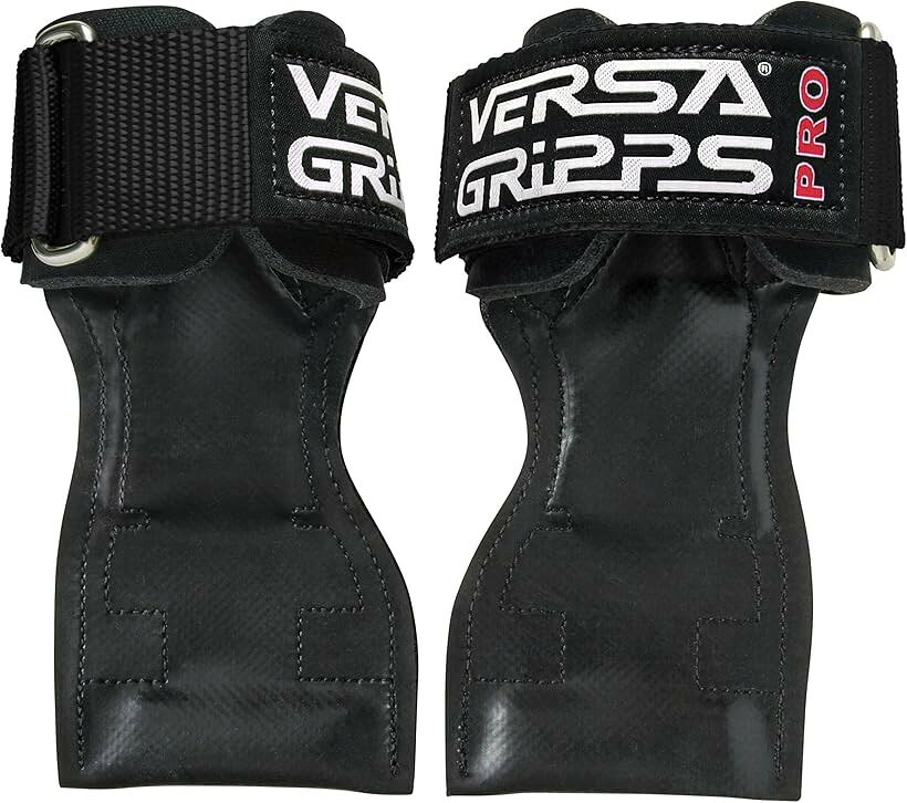 バリエーションコード : 2bfxpgurda商品コード2bbypae9y3商品名VERSA GRIPPS® PRO オーセンティック サポーター パワーグリップ SM-BlackブランドVersa Grippsカラーブラックサイズ等Small：手首15.2-17.8 cm・トレーニングアクセサリーとしてメーカー特許取得済み、実証済み。アメリカ製。・VersaGrippsUSA専用に作られた「ノースリップ」カスタム設計素材。優れたグリップ強度を目指し、科学的に設計されました。・米国商標（3205261）国際商標（1110641）特許（5813950）・延長グリップ丈　優れた強度、耐久性、および優れた設計、二重補強タフネス。手の平を可能な限りタコから保護　クイックリリース機能により、安全かつ簡単にウェイトバーをリリースできますグローブ、フック、ストラップよりも高性能。幅広のリストストラップが、ずば抜けた手首サポート機能を提供します。Small：手首15.2-17.8 cm※ 他ネットショップでも併売しているため、ご注文後に在庫切れとなる場合があります。予めご了承ください。※ 品薄または希少等の理由により、参考価格よりも高い価格で販売されている場合があります。ご注文の際には必ず販売価格をご確認ください。※ 沖縄県、離島または一部地域の場合、別途送料の負担をお願いする場合があります。予めご了承ください。※ お使いのモニタにより写真の色が実際の商品の色と異なる場合や、イメージに差異が生じることがあります。予めご了承ください。※ 商品の詳細（カラー・数量・サイズ 等）については、ページ内の商品説明をご確認のうえ、ご注文ください。※ モバイル版・スマホ版ページでは、お使いの端末によっては一部の情報が表示されないことがあります。すべての記載情報をご確認するには、PC版ページをご覧ください。パワーグリップはVersaGrippsオリジナルのラバー材とワイヤー繊維を織り込むことでversagrippsのグリップ力と耐久性を実現先端はバーにグリップしやすいよう少し膨らみのある形状手首のパッドは反発性の強い材質を使用ストラップも耐久性の高いナイロン材を使用