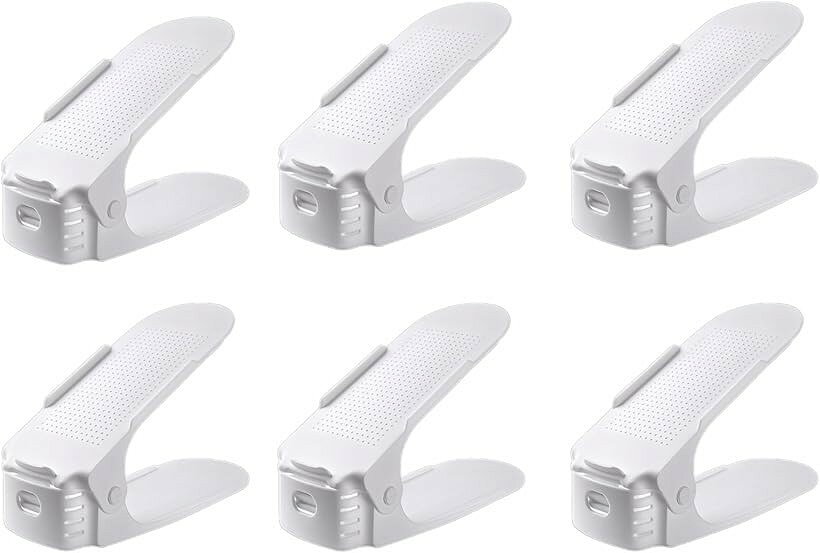 バリエーションコード : 2b93whg19j商品コード2b93w5xp14商品名互換品 靴 収納 省スペース 収納量2倍 靴ホルダー ワイド スニーカー収納 男女兼用ブランドHSE金丸商店カラー白， 6， 個入り省スペース: 靴を通常よりも省スペースで収納でき、場所を取らず整理整頓がしやすい。収納量2倍: 同じスペースで2倍の靴を収納できるため、収納力が大幅に向上。ワイドタイプ: 特にスニーカーなどの幅広の靴にも対応するワイドサイズ設計。男女兼用: 性別を問わず、様々な靴のタイプに対応可能な汎用性。耐久性: 高品質なポリプロピレンとEVA樹脂を使用し、長期間の使用に耐える頑丈な設計。高さ調節可能: 4段階の調節ができ、様々な種類の靴を収納可能。靴箱の棚板の高さに合わせて調整できます。滑り止め付き: ずれにくいストッパーと滑り止め付きで靴が落ちることなく安心。通気性抜群: 穴が開いているので通気性がよく、湿気がこもりにくく清潔な状態を保てます。簡単装着: 片手でも取り出しやすい引き出し用穴付きで、靴の出し入れが簡単。多用途: 日常生活から旅行、ビジネス出張まで、あらゆるシーンで使用できる実用的な靴収納ホルダー。※ 他ネットショップでも併売しているため、ご注文後に在庫切れとなる場合があります。予めご了承ください。※ 品薄または希少等の理由により、参考価格よりも高い価格で販売されている場合があります。ご注文の際には必ず販売価格をご確認ください。※ 沖縄県、離島または一部地域の場合、別途送料の負担をお願いする場合があります。予めご了承ください。※ お使いのモニタにより写真の色が実際の商品の色と異なる場合や、イメージに差異が生じることがあります。予めご了承ください。※ 商品の詳細（カラー・数量・サイズ 等）については、ページ内の商品説明をご確認のうえ、ご注文ください。※ モバイル版・スマホ版ページでは、お使いの端末によっては一部の情報が表示されないことがあります。すべての記載情報をご確認するには、PC版ページをご覧ください。