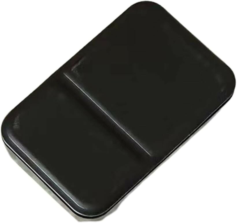 バリエーションコード : 2bujiuvin1商品コード2buji925rw商品名携帯ミラー 折りたたみ式 ポータブル化粧鏡 コンパクトミラー メイク直し 携帯用 ミニサイズブランドNASSIAカラーブラックサイズ等長さ10.5 x 幅7 cm「持ち運び便利」このポータブル化粧鏡は、折りたたみ式で軽量設計のため、どこへでも簡単に持ち運べます。旅行や出張、車内での使用に最適で、いつでもどこでもメイクを実現します。「多用途デザイン」シンプルでファッショナブルなデザインは、寮や自宅のドレッサーにぴったり。どんなインテリアにもマッチし、日常のメイクアップルーチンをスタイリッシュにサポートします。「高品質な映像」クリアで歪みのない鏡面は、細部までしっかりと映し出し、プロフェッショナルな仕上がりをサポートします。これにより、メイクの精度が向上し、毎日の自信を高めます。「耐久性」頑丈な素材で作られており、長期間の使用にも耐えられます。これにより、安心して日常的に使用でき、コストパフォーマンスも優れています。※ 他ネットショップでも併売しているため、ご注文後に在庫切れとなる場合があります。予めご了承ください。※ 品薄または希少等の理由により、参考価格よりも高い価格で販売されている場合があります。ご注文の際には必ず販売価格をご確認ください。※ 沖縄県、離島または一部地域の場合、別途送料の負担をお願いする場合があります。予めご了承ください。※ お使いのモニタにより写真の色が実際の商品の色と異なる場合や、イメージに差異が生じることがあります。予めご了承ください。※ 商品の詳細（カラー・数量・サイズ 等）については、ページ内の商品説明をご確認のうえ、ご注文ください。※ モバイル版・スマホ版ページでは、お使いの端末によっては一部の情報が表示されないことがあります。すべての記載情報をご確認するには、PC版ページをご覧ください。＊注意ください＊・写真の写り方により、実際の商品と異なって見える場合がございます。・サイズにつきましては若干の誤差が生じる場合がございます。・生産時期により、商品のデザインが若干異なる場合がございます。上記予めご了承の上お買い求めくださいませ。