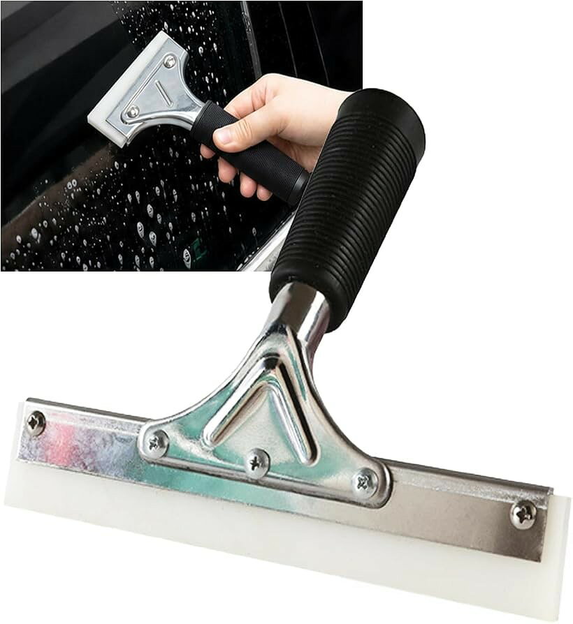 バリエーションコード : 2brpcryxhd商品コード2brpct5s4y商品名スクイージー スキージー シリコン t字 車 カーフィルム カーラッピング 窓ガラス 掃除ブランドS.fields.incサイズ等20cmカーフィルムやカーラッピング、カッティングシート、窓ガラス用フィルムの施工に使いやすい、T字型のシリコンスクイージーです。サイズは12cm、15cm、20cmの3種類をご用意しており、施工箇所や作業面積に合わせてお選びいただけます。水貼り作業時の水や洗剤をしっかり押し出し、フィルム面を整えながら施工をサポートします。車のガラスフィルム施工はもちろん、ご自宅の窓ガラス掃除や断熱フィルム貼り、建築用ガラスフィルムの施工にも幅広くお使いいただけます。持ち手付きのT字形状で力をかけやすく、広い面にも使いやすい設計で、ブレード部分はフィルム面に沿わせやすく、水切りや気泡抜き、洗剤の拭き取り作業をスムーズに行えます。「サイズ」掲載画像をご参照ください。「バリエーション」12cm、15cm、20cm 「材質」シリコン系ブレード、ステンレス製金具、樹脂系ハンドル 「用途」 カーフィルム、カーラッピング、カッティングシート、窓ガラスフィルム、断熱フィルム施工、水切り、洗剤の拭き取り※ 他ネットショップでも併売しているため、ご注文後に在庫切れとなる場合があります。予めご了承ください。※ 品薄または希少等の理由により、参考価格よりも高い価格で販売されている場合があります。ご注文の際には必ず販売価格をご確認ください。※ 沖縄県、離島または一部地域の場合、別途送料の負担をお願いする場合があります。予めご了承ください。※ お使いのモニタにより写真の色が実際の商品の色と異なる場合や、イメージに差異が生じることがあります。予めご了承ください。※ 商品の詳細（カラー・数量・サイズ 等）については、ページ内の商品説明をご確認のうえ、ご注文ください。※ モバイル版・スマホ版ページでは、お使いの端末によっては一部の情報が表示されないことがあります。すべての記載情報をご確認するには、PC版ページをご覧ください。