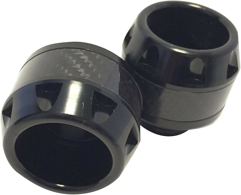 バリエーションコード : 2bf5dl2or7商品コード2bf5dl2ada商品名互換品nakira アクスルスライダー フレームスライダー エンジンガード 汎用 2個セット ブラック 黒ブランドナキラ(Nakira)カラーブラック 黒愛車を転倒から守るエンジンガード。2個セット立ちゴケ時の車体へのダメージを軽減。サイズが合えば、フォーク、エンジン、マフラーなどに装着可能。転倒時はこのパーツが車体の代わりに地面を支えます。大きなエンジンガードとは違い、スタイリッシュ。真ん中はカーボンでカスタム感あり。これがあれば愛車のキズも心配も軽減してくれます。※ 他ネットショップでも併売しているため、ご注文後に在庫切れとなる場合があります。予めご了承ください。※ 品薄または希少等の理由により、参考価格よりも高い価格で販売されている場合があります。ご注文の際には必ず販売価格をご確認ください。※ 沖縄県、離島または一部地域の場合、別途送料の負担をお願いする場合があります。予めご了承ください。※ お使いのモニタにより写真の色が実際の商品の色と異なる場合や、イメージに差異が生じることがあります。予めご了承ください。※ 商品の詳細（カラー・数量・サイズ 等）については、ページ内の商品説明をご確認のうえ、ご注文ください。※ モバイル版・スマホ版ページでは、お使いの端末によっては一部の情報が表示されないことがあります。すべての記載情報をご確認するには、PC版ページをご覧ください。＊商品概要・エンジンガード フレームスライダーバイクの転倒時にクランクケースの破損などを軽減するためのパーツです。バイクにつきものである立ちゴケ、転倒の際、車体へのダメージを軽減させられるガードです。転倒時に車体を地面に擦らせるのではなくこのパーツを擦らせることで本体へのダメージを軽減します。本体はねじ込み式のスリーピース。緩みには気を付けてください。装着は16mm穴サイズなので、これに合うものであればOKです。サイズが合う場所であれば、フォーク、エンジン、マフラーなどに装着できます。サイズ：高さ51mm 幅50mm 穴内径16mm全ての転倒ダメージを軽減できるわけではありません。稀に本製品を装着したことによりダメージが大きくなることも考えられます。ご理解の上、ご使用ください。また、バイクのダメージについては保障はいたしかねます。＊その他・生産状況により、製品、付属品の一部が変更になる場合があります。・輸入品のため、生産時、輸送時に傷が付く場合があります。・オリジナルパッケージ商品です。