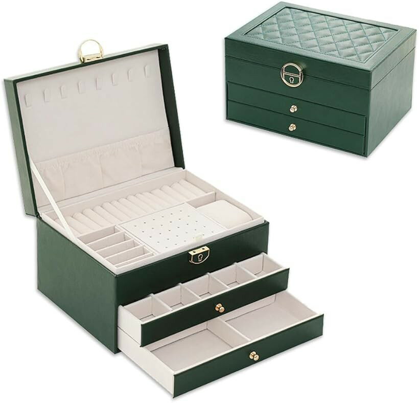 「アクセサリー収納ボックス」大容量の引き出し付きのジュエリーボックスです。高級感のあるPUレザー素材。さらに蓋表面にほどこされたステッチがゴージャスな雰囲気。鍵付で高級感あるゴールドの留め金がポイントの宝石箱です。「キレイに分類収納可能」ご...