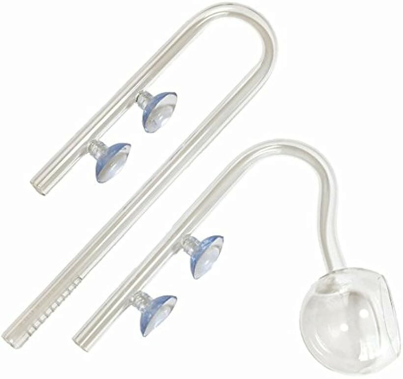 バリエーションコード : 2binpp0xp6商品コード2b8yljdif3商品名ポピー クリア ガラス 給水 排水 12/16mm セット 水槽 水草 ポピー 給排水 セット 12/16mmブランドRedBerylメーカー型番rb-lilyカラーポピー 給排水 セット 12/16mmクリアガラス製の水槽用ポピー型出水用パイプと吸水用パイプのセット商品です。透明度が高いガラスを使用し、曲線を生かした優美なデザインで美しいアクアリウムを演出します。適度な水流を生み出すので、水流を好む魚を水草レイアウトで飼育する場合に適しています。設置の高さ調整をすれば、エアレーションさせることも可能 です。こだわりのアクアリウムに是非使ってみてはいかがでしょう。※ 他ネットショップでも併売しているため、ご注文後に在庫切れとなる場合があります。予めご了承ください。※ 品薄または希少等の理由により、参考価格よりも高い価格で販売されている場合があります。ご注文の際には必ず販売価格をご確認ください。※ 沖縄県、離島または一部地域の場合、別途送料の負担をお願いする場合があります。予めご了承ください。※ お使いのモニタにより写真の色が実際の商品の色と異なる場合や、イメージに差異が生じることがあります。予めご了承ください。※ 商品の詳細（カラー・数量・サイズ 等）については、ページ内の商品説明をご確認のうえ、ご注文ください。※ モバイル版・スマホ版ページでは、お使いの端末によっては一部の情報が表示されないことがあります。すべての記載情報をご確認するには、PC版ページをご覧ください。＊海外生産品のため未使用品でも微細な傷汚れがある場合がございます。＊取扱説明書は付属しておりません。「仕様」パイプ径：外形13mm:内径12mm（呼び径12/16）のホースに対応。排水パイプ：最大長さ185mm、パイプとパイプの隙間の幅約40mm、出水部最大外径60mm、出水最大口径44mm吸水パイプ：最大長さ260mm、パイプとパイプの隙間の幅38mm「セット内容」12/16mmポピー型出水パイプ 吸水パイプ（内径12mm/外径16mmのホースに対応します）