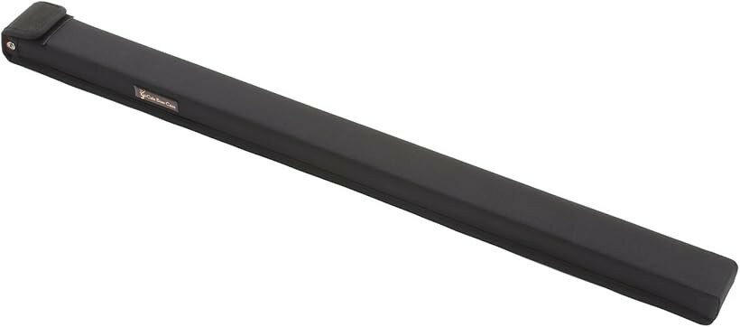 バリエーションコード : 2b82xgq4iy商品コード2b82xnpfu6商品名弓 ケース バイオリン ビオラ チェロ 弓 兼用 毛替え 練習 運搬用 ブラックブランドCalnカラーブラック・重量：約340g・収納適用：バイオリン弓、ビオラ弓、チェロ弓・カラー：ブラック、レッド・サイズ：長さ76cm、縦4cm、横6.3cm・内側サイズ：長さ74cm、縦2cm、横3.8cm※ 他ネットショップでも併売しているため、ご注文後に在庫切れとなる場合があります。予めご了承ください。※ 品薄または希少等の理由により、参考価格よりも高い価格で販売されている場合があります。ご注文の際には必ず販売価格をご確認ください。※ 沖縄県、離島または一部地域の場合、別途送料の負担をお願いする場合があります。予めご了承ください。※ お使いのモニタにより写真の色が実際の商品の色と異なる場合や、イメージに差異が生じることがあります。予めご了承ください。※ 商品の詳細（カラー・数量・サイズ 等）については、ページ内の商品説明をご確認のうえ、ご注文ください。※ モバイル版・スマホ版ページでは、お使いの端末によっては一部の情報が表示されないことがあります。すべての記載情報をご確認するには、PC版ページをご覧ください。便利で使い勝手の良い仕様縦方向に弓1本をスライドして収納できるケースです。サイズ感はピッタリで中で弓がガタつくことがありません。重量は340グラムと大変軽く、背面には長さが調整可能なショルダーストラップも付いていますので、持ち運びにも便利です。蓋はベルクロ（マジックテープ）式なので取り出しも収納も楽チン。横開き弓ケースのように一旦置いて開閉するといったわずらわしさがありません。ハード素材で安心外側は布生地の下にハード素材を入れているため十分な強度を確保し、内側は柔らかなクッション素材により、弓を大切に守ります。満員電車でも安心して弓を運搬することができます。毛替えのとき、練習のとき、気軽に安全に弓を運搬できます。