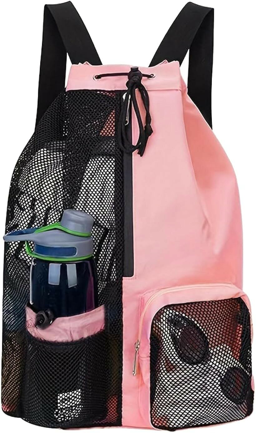 バリエーションコード : 2busu9powu商品コード2busur8ycc商品名ナップサック 多目的 スポーツ メッシュ ジムサック 防水 巾着 ナップザックブランドFUPUTWOカラーピンクサイズ等Free Size持ち運びやすく軽量なナップサックは、スポーツやアウトドア、通勤通学など幅広いシーンに活躍します。巾着タイプのシンプルな構造で大容量で必要なアイテムをしっかり収納可能な男女問わず使える鞄です。多目的リュックは、ジムやスイミングに通う際のウェアや道具入れにぴったりです。小物をまとめるにもぴったりメッシュポケット付きの実用性も兼ね備えたシンプルなジムサックです。メッシュ素材で通気性に優れおり、濡れたタオルや運動後の着替えを持ち運ぶのにもぴったりです。撥水加工された防水生地なので、雨の日や水辺のレジャー、アウトドアシーンにもおすすめなナップザックです。表面のボトルホルダーがついており、簡単に取り出しやすく便利です。スタイリッシュなデザインと豊富なカラーバリエーションで性別年齢問わず幅広い方におすすめです。「カラー」ブラック、グレー、ライトグレー、ピンク、ブルー「素材」ポリエステル「サイズ」横29cm、縦48cm、マチ15cm「重量」245g※ 他ネットショップでも併売しているため、ご注文後に在庫切れとなる場合があります。予めご了承ください。※ 品薄または希少等の理由により、参考価格よりも高い価格で販売されている場合があります。ご注文の際には必ず販売価格をご確認ください。※ 沖縄県、離島または一部地域の場合、別途送料の負担をお願いする場合があります。予めご了承ください。※ お使いのモニタにより写真の色が実際の商品の色と異なる場合や、イメージに差異が生じることがあります。予めご了承ください。※ 商品の詳細（カラー・数量・サイズ 等）については、ページ内の商品説明をご確認のうえ、ご注文ください。※ モバイル版・スマホ版ページでは、お使いの端末によっては一部の情報が表示されないことがあります。すべての記載情報をご確認するには、PC版ページをご覧ください。