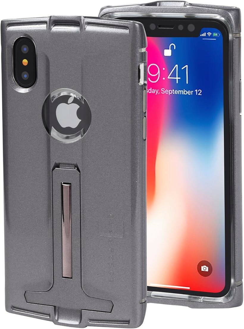 バリエーションコード : 2b893jduk1商品コード2b893lijql商品名GADIEL iPhone X/Xs ケース 耐衝撃 ワイヤレス充電対応 バンパー スタンド機能付 落下時の衝撃吸収 アイフォンX カバー スマホケース 衝撃に強い Thrust チタニウム TitaniumブランドGadielカラーTitanium「デザイン」車に使われる塗装技術を使用しておりますので高級感があります。アメリカでデザインされたその洗練されたフォルムはまるでスポーツカーやジェット機、未来の乗り物を彷彿とさせます。アメリカでも子供から大人まで人気があり持つ喜びを与えてくれる逸品です。「多機能」キックスタンド機能付きで縦でも横でも置けますのでハンズフリー通話や動画視聴などに便利です。「衝撃吸収」硬くしっかりしたポリカーボネート素材と柔らかいTPU素材の2層のレイヤー構造を採用しておりデザイン性と耐衝撃性を高次元で備えております。画面側も厚みを持たせているので画面を下に向けた平置き時にも画面を保護します。「フルカバー」ボリュームボタンと電源ボタン部分はフルカバータイプでボタンも押しやすく操作もスムーズです。コネクタ類もケース装着のまま使用可能でワイヤレス充電対応です。「使用感」フィット感も良く手に馴染み装着した感じはとても安心感と充実感があります。※ 他ネットショップでも併売しているため、ご注文後に在庫切れとなる場合があります。予めご了承ください。※ 品薄または希少等の理由により、参考価格よりも高い価格で販売されている場合があります。ご注文の際には必ず販売価格をご確認ください。※ 沖縄県、離島または一部地域の場合、別途送料の負担をお願いする場合があります。予めご了承ください。※ お使いのモニタにより写真の色が実際の商品の色と異なる場合や、イメージに差異が生じることがあります。予めご了承ください。※ 商品の詳細（カラー・数量・サイズ 等）については、ページ内の商品説明をご確認のうえ、ご注文ください。※ モバイル版・スマホ版ページでは、お使いの端末によっては一部の情報が表示されないことがあります。すべての記載情報をご確認するには、PC版ページをご覧ください。「特長」衝撃吸収力が高くあなたのiPhoneXを落下等の衝撃からしっかり守ります。タフなのにとても持ちやすい形状になっており装着したその瞬間から大きな安心感に包まれます。横でも縦でも使えるスタンド付きで動画視聴に大変便利です。使用しない時にはしっかりボディ本体に収まりデザインも損ないません。まるでスーパーカーを彷彿とさせる洗練されたデザインと車と同じ塗装技術を使用したそのボディは持つ喜びを与えてくれます。装着したままケーブルでの充電やワイヤレス充電も可能です。「仕様」対応機種：iPhoneX材質：TPU＋ポリカーボネート（2層構造）重さ：約52g