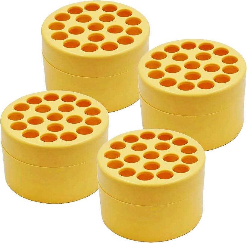 バリエーションコード : 2butv2vq60商品コード2butv9vhpy商品名花茎立て 生け花用 花束スタンド 針なし 剣山 花留め 花飾り フラワーベースブランドZERONOWAカラーイエロー※ 他ネットショップでも併売しているため、ご注文後に在庫切れとなる場合があります。予めご了承ください。※ 品薄または希少等の理由により、参考価格よりも高い価格で販売されている場合があります。ご注文の際には必ず販売価格をご確認ください。※ 沖縄県、離島または一部地域の場合、別途送料の負担をお願いする場合があります。予めご了承ください。※ お使いのモニタにより写真の色が実際の商品の色と異なる場合や、イメージに差異が生じることがあります。予めご了承ください。※ 商品の詳細（カラー・数量・サイズ 等）については、ページ内の商品説明をご確認のうえ、ご注文ください。※ モバイル版・スマホ版ページでは、お使いの端末によっては一部の情報が表示されないことがあります。すべての記載情報をご確認するには、PC版ページをご覧ください。商品ページをご覧頂き、誠にありがとうございます。ボリュームのある花束をかんたんに作れる、花束スタンド、プラスチック製の剣山です。花を穴に挿して、くるっとひねるだけ。ふわっと広がった花束の完成です。バランスの良い花束を作るのは、意外に難しいもの…このスタンドがあれば、あっという間におしゃれなブーケを作ることができます。スタンドのまま花瓶にセットしてご利用ください。花を挿し込む剣山とは一味違う方法で、フラワーアレンジメントを楽しめる、アイデア商品です。花束のまとまりも良くなるので、見た目もよし。カラーは、グレー、イエロー、グリーンの3種類。同色の商品を4個ワンセットでお届けします。お友だちへのプレゼント、シェア買いにも。「サイズ」 直径約6.9cm、高さ約4.3cm ＊多少の誤差はご了承ください。「カラー」 イエロー / グリーン / グレー 「素材」 プラスチック 「商品重量」 1個約24g 「内容」 4個＊取扱説明書は付属しておりません。