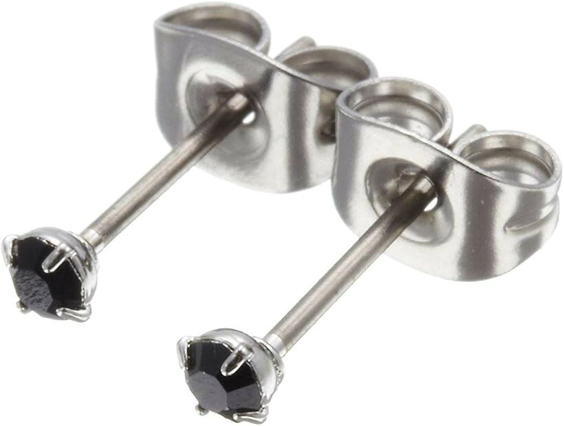 バリエーションコード : 2b8pt2gohj商品コード2b8p8ufuu9商品名メンズ チタンピアス 金属アレルギー 安心 対応 医療用ポスト ファーストピアス かぶれない つけっぱなし プチプラ福耳 セカンドピアス レディースシルバーオニキスブラックブランドアライブカラーブラック※ 他ネットショップでも併売しているため、ご注文後に在庫切れとなる場合があります。予めご了承ください。※ 品薄または希少等の理由により、参考価格よりも高い価格で販売されている場合があります。ご注文の際には必ず販売価格をご確認ください。※ 沖縄県、離島または一部地域の場合、別途送料の負担をお願いする場合があります。予めご了承ください。※ お使いのモニタにより写真の色が実際の商品の色と異なる場合や、イメージに差異が生じることがあります。予めご了承ください。※ 商品の詳細（カラー・数量・サイズ 等）については、ページ内の商品説明をご確認のうえ、ご注文ください。※ モバイル版・スマホ版ページでは、お使いの端末によっては一部の情報が表示されないことがあります。すべての記載情報をご確認するには、PC版ページをご覧ください。「ピアスを着けっぱなしにしていたら、かぶれてきた…」そんな経験が誰にでもありますよね。そこで安心の医療用チタン製ポストのピアスが登場。低アレルギー性で、着けっ放しでも安心してご使用いただけます。選べる45種類。金属アレルギー対応、ファーストピアス、セカンドピアスにも、お勧めです。素材：真鍮製/チタン製ポストサイズ：直径2.0mmポストの太さ：0.8mmポストの長さ：10.0mmピアスの先端が耳たぶに当たって金属アレルギーが出る方は、付属の白いシリコンカバーを付けたまま装着下さい。金属アレルギーは個人差が激しい問題ですので、全ての方にアレルギーフリーを保障する物では御座いません。予めご了承の程、宜しくお願い致します。＊全ての人にアレルギーが起こらないわけではありません。「ご使用時のご注意」・お肌に異常が生じていないかよく注意してご使用ください。使用中または使用後に赤み、はれ、かゆみ、刺激等の異常が現れた場合、またはお肌に合わないと感じた場合は、直ちに使用を中止し、医師等の専門医にご相談ください。・本製品はすべての方にアレルギー反応が起こらないことを保証するものではありません。