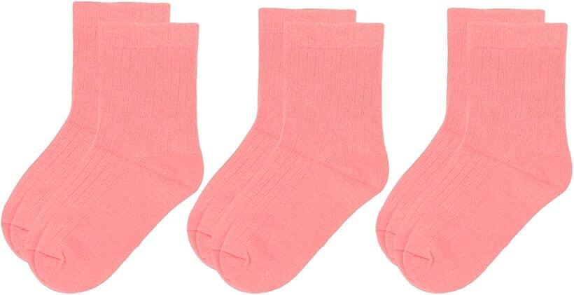 バリエーションコード : 2brgf2nl49商品コード2brgfk0sj2商品名靴下 キッズ 女の子 ソックス パステルピンク ライトピンク 3足セット 無地ブランドAPOSITVカラーパステルピンクサイズ等L「「今日もこれ履く。」朝からご機嫌になる魔法のカラー」女の子が大好きな、可愛いパステルピンクのソックスです。「この色大好き。毎日ハッピー」と、お子様の気分も足取りも軽くなる可愛らしさ。まるでプリンセス。春夏の明るいお洋服やスニーカーとの相性も抜群。お気に入りカラーを身につけることで、毎日の通園・通学やお出かけがもっと楽しくなります。「同色3足セットで、ママの家事を劇的時短」3足すべてが全く同じカラーのセットなので、お洗濯後の面倒なペア探しが一切不要。朝の忙しい時間帯も、サッと2枚取るだけで準備完了です。さらに、片方を紛失したり穴が空いたりしても、残りの靴下と組み合わせればペアが即復活。無駄にならず圧倒的に長持ちするため、忙しい親御さんを助けるとても経済的なアイテムです。「毎日の通園・通学に嬉しい、オールシーズン対応」パステルピンクのキッズソックスは季節を問わず大活躍する、ふくらはぎ下までの使いやすい丈を採用。清潔感のある無地のシンプルなデザインだから、どんなコーディネートにも合わせやすく、スクール用としても休日のカジュアル用としても幅広く活躍します。サイズ / M（15-18cm）、L（18-20cm）、XL（20-22cm）の豊富な3サイズ展開をご用意しました。幼稚園年少から小学校高学年まで、お子様の足の成長に合わせてぴったりなサイズをお選びいただけます。材質 / 綿※ 他ネットショップでも併売しているため、ご注文後に在庫切れとなる場合があります。予めご了承ください。※ 品薄または希少等の理由により、参考価格よりも高い価格で販売されている場合があります。ご注文の際には必ず販売価格をご確認ください。※ 沖縄県、離島または一部地域の場合、別途送料の負担をお願いする場合があります。予めご了承ください。※ お使いのモニタにより写真の色が実際の商品の色と異なる場合や、イメージに差異が生じることがあります。予めご了承ください。※ 商品の詳細（カラー・数量・サイズ 等）については、ページ内の商品説明をご確認のうえ、ご注文ください。※ モバイル版・スマホ版ページでは、お使いの端末によっては一部の情報が表示されないことがあります。すべての記載情報をご確認するには、PC版ページをご覧ください。