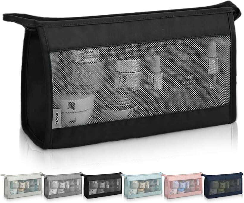 バリエーションコード : 2buh5cwgrl商品コード2buh5qhvrh商品名自立して中が見えるトラベルポーチ メッシュポーチトイレタリーポーチ メッシュ 吊り下げ 折りたたみ コンパクト 軽量 化粧ポーチ メイクポーチ メッシュ ポーチ 旅行ブランドRIMINAカラーブラック「中が見える安心感」 中が見えるメッシュ仕様で、ポーチの中身がひと目でわかるからストレスなし。自立するから化粧ポーチとしても使いやすく、洗面所やお風呂まわりにもぴったり。内部にはファスナーポケットもついていて、細かな小物の整理にも便利なメッシュポーチです。「吊るして快適収納」 ループ付きで吊り下げられるので、ジムやサウナでも大活躍。撥水生地だから水回りでも安心して使えます。旅行中の洗面台でも省スペースでスッキリ。トイレタリーポーチやメイクポーチ、旅行ポーチとしても使えるRIMINAの人気トラベルポーチです。「折りたたんで省スペース」 使わないときはぺたんこに折りたためるコンパクト設計。バッグの隙間に収まり、軽量だから旅行やお出かけの持ち運びにも最適。毎日の持ち歩きにも便利な、折りたたみできるトラベルポーチは、家族みんなで共有できる使いやすさが魅力です。「選べる可愛いカラー」 高見えするデザインと、ブラックをはじめとした全6カラーから選べるのが嬉しいポイント。男女問わず使いやすく、旅行や日常で活躍。RIMINAブランドらしい可愛さと機能性を兼ね備えた、人気のメッシュポーチ＆トイレタリーポーチです。「機能もサイズも」 長さ26xマチ15x高さ8cm、重さはわずか150gの軽量設計。撥水素材で中身も安心、折りたたみ・吊り下げOK。自立するので洗面所やトラベルシーンでも使いやすい。旅行用・化粧ポーチにもぴったりな、機能充実の旅行ポーチです。※ 他ネットショップでも併売しているため、ご注文後に在庫切れとなる場合があります。予めご了承ください。※ 品薄または希少等の理由により、参考価格よりも高い価格で販売されている場合があります。ご注文の際には必ず販売価格をご確認ください。※ 沖縄県、離島または一部地域の場合、別途送料の負担をお願いする場合があります。予めご了承ください。※ お使いのモニタにより写真の色が実際の商品の色と異なる場合や、イメージに差異が生じることがあります。予めご了承ください。※ 商品の詳細（カラー・数量・サイズ 等）については、ページ内の商品説明をご確認のうえ、ご注文ください。※ モバイル版・スマホ版ページでは、お使いの端末によっては一部の情報が表示されないことがあります。すべての記載情報をご確認するには、PC版ページをご覧ください。