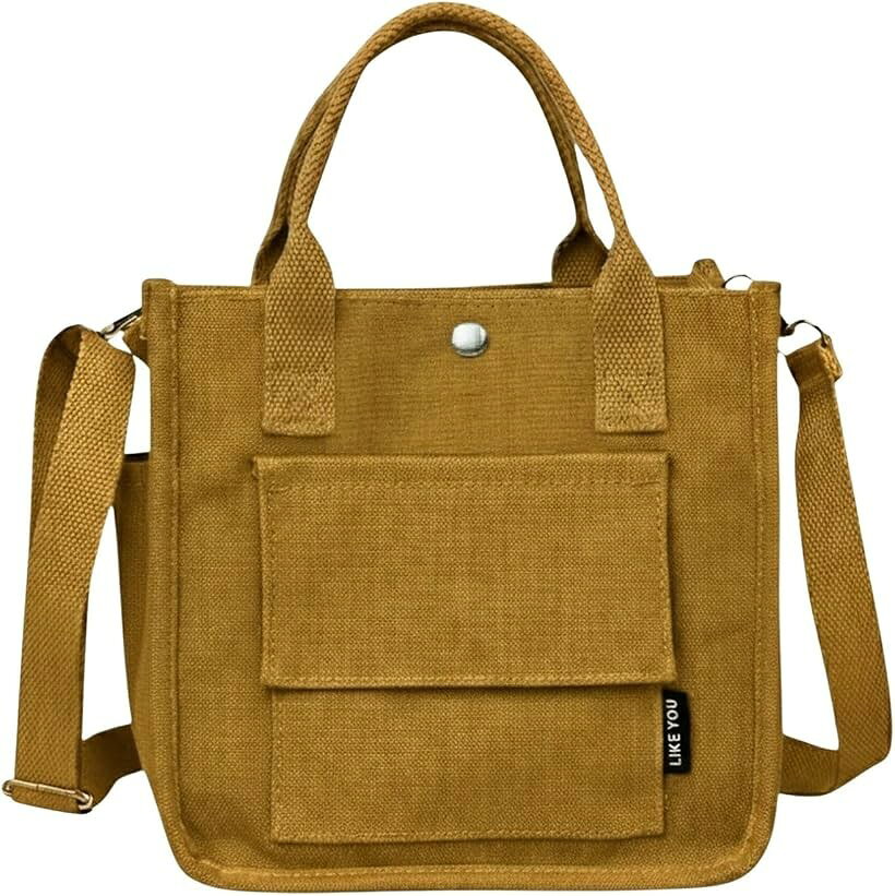 バリエーションコード : 2br3pu1q1n商品コード2br3p180nn商品名お散歩バッグ 犬 帆布 2WAY ショルダー トート ハンドバッグ キャンバス コンパクト 肩掛け 無地 カーキブランドadzuカラーカーキサイズ等約23x23x12cm「デザイン・形状」 無地で落ち着いた印象のコットンキャンバス素材を使用した、犬用のお散歩バッグです。厚手生地を採用し、日常使いしやすいシンプルなデザインに仕上げています。マチ付きで自立しやすく、持ち運び時も安定感があります。「収納構造・使いやすさ」 マチ約12cmの立体設計で、散歩に必要な小物類をまとめて収納しやすい構造です。バッグの中身が見やすく、出し入れもしやすいため、短時間の散歩から普段使いまで対応します。「使い心地」 バッグ本体は軽量で、毎日の散歩でも負担になりにくい仕様です。付属のショルダーストラップは長さ調整が可能で、手持ちと肩掛けを使い分けることができます。「利用シーン」 犬との日常の散歩をはじめ、近所への外出、公園へのおでかけ、ペット用品の持ち運びなど幅広いシーンで使用できます。手軽に持ち歩けるサイズ感のため、毎日使う散歩バッグとしても取り入れやすい設計です。「素材・サイズ・基本仕様」 素材には厚手のコットンキャンバス生地を使用しています。サイズは約23x23x12cm、重量は約290gです。ショルダーストラップが付属し、長さ調整が可能です。カラーはアイボリー、ブラック、カーキの3バリエーションを用意しています。※ 他ネットショップでも併売しているため、ご注文後に在庫切れとなる場合があります。予めご了承ください。※ 品薄または希少等の理由により、参考価格よりも高い価格で販売されている場合があります。ご注文の際には必ず販売価格をご確認ください。※ 沖縄県、離島または一部地域の場合、別途送料の負担をお願いする場合があります。予めご了承ください。※ お使いのモニタにより写真の色が実際の商品の色と異なる場合や、イメージに差異が生じることがあります。予めご了承ください。※ 商品の詳細（カラー・数量・サイズ 等）については、ページ内の商品説明をご確認のうえ、ご注文ください。※ モバイル版・スマホ版ページでは、お使いの端末によっては一部の情報が表示されないことがあります。すべての記載情報をご確認するには、PC版ページをご覧ください。