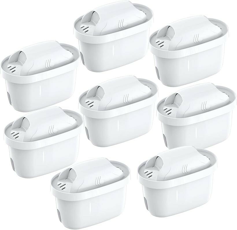 バリエーションコード : 2buh9pkvxp商品コード2b2ksw4iqj商品名互換品浄水ポット用カートリッジ ブリタ マクストラ BRITA MAXTRA 互換用フィルターカートリッジ 8個セット 社外互換品ブランドAZMKOO・本体サイズ： 幅10x奥行5.7x高さ7.5（cm） 本体重量：125g (1個あたり)・素材・材質：ポリプロピレン、ポリエチレンテレフタレート・ろ材の種類：活性炭、イオン交換樹脂・カートリッジの交換時期の目安(1個あたり)：1日3.5L使用の場合2ヶ月、1日5.3L使用の場合1ヶ月・浄水性能アップ：総ろ過水量150Lに加え、15項目除去、除草剤、農薬、医薬品など特定の微量不純物も低減。・8個セット：簡易包装8個セットになります。※ 他ネットショップでも併売しているため、ご注文後に在庫切れとなる場合があります。予めご了承ください。※ 品薄または希少等の理由により、参考価格よりも高い価格で販売されている場合があります。ご注文の際には必ず販売価格をご確認ください。※ 沖縄県、離島または一部地域の場合、別途送料の負担をお願いする場合があります。予めご了承ください。※ お使いのモニタにより写真の色が実際の商品の色と異なる場合や、イメージに差異が生じることがあります。予めご了承ください。※ 商品の詳細（カラー・数量・サイズ 等）については、ページ内の商品説明をご確認のうえ、ご注文ください。※ モバイル版・スマホ版ページでは、お使いの端末によっては一部の情報が表示されないことがあります。すべての記載情報をご確認するには、PC版ページをご覧ください。＊当商品はユニバーサル仕様です。日本正規品とは性能が異なりますのでご注意ください。＊メーカー純正品ではありません。あんしん・あんぜん スッキリとしたおいしい水水のにおいや味を損なう塩素などの物質を除去できます。家電製品への水アカの付着を防止します。抗菌活性炭と特殊イオン交換樹脂を使ったブリタ独自のフィルターが、塩素やニオイ、トリハロメタンはもちろん、これまでの浄水器では取り除きにくいとされていた鉛などの有害な重金属やアルミニウムまで除去します。本体サイズ： 幅10x奥行5.7x高さ7.5（cm） 本体重量：125g (1個あたり)素材・材質：ポリプロピレン、ポリエチレンテレフタレートろ材の種類：活性炭、イオン交換樹脂カートリッジの交換時期の目安(1個あたり)：1日3.5L使用の場合2ヶ月、1日5.3L使用の場合1ヶ月カートリッジの交換方法：(1)初めてご使用になる前に、カートリッジを水の中でよく振って、20分ぐらい浸って、気泡を軽く取り除いてください。(2)ファンネル（水受け部）にカートリッジをしっかりと差し込んでください。(3)ファンネル（水受け部）に水道水を注ぎます。(4)ろ過された最初の2杯分は飲まずに捨てるか、植物などにお使いください。（これにより、ディスクに付着している活性炭の微粒子が流れ落ちます。）3杯目からご使用いただけます。使用上の注意：温水は使用しないでください。ろ過した水は1日以内にご使用ください。除去物質水道水に含まれている塩素、カルキ、トリハロメタン、農薬等を除去。水道水の不快な味や臭いの原因となる塩素やカルキをしっかりカットします。鉛や銅など人体に有害とされる重金属や農薬、有機不純物、アルミニウムなどの有害物質もしっかり除去します。4重濾過システム繊細なメッシュ構造：水受けへのろ材の逆流を防止。強力なイオン交換樹脂：一時硬度や重金属類を除去。ヤシ殻からできたマイクロカーボンパール：塩素と有機不純物などを除去。繊細なメッシュ構造：ポット内へのろ材の流出を防止。流速制御技術を採用精密なフィルタリング流速制御技術を採用、水の流れを効果的に制御します。ポット型・タンク型浄水器に使用可能ポット型・タンク型浄水器のモデルにご使用いただけます。水の不純物を取り除き雑質水アカや金属塩素や農薬おいしい水