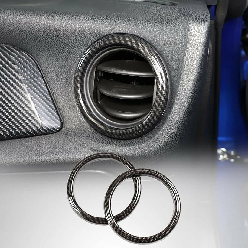 バリエーションコード : 2b2wl4wohx商品コード2b2wljfclw商品名互換品 トヨタ 86/スバル BRZ 2012-2020に対応 車のダッシュボード側エアコンベントアウトレットリング 2点セット カーボン柄ブランドDIYUCARカラーカーボン柄・「対応車種」トヨタ 86/スバル BRZ 2012-2020。（購入前にモデルと外観を確認してください）・「優れる材質」高品質のABS樹脂でできており、耐摩耗性と耐腐食性、軽量、耐色性があり、長年にわたって問題なく使用できます。・「商品の性能」お車とのマッチ。それは車に豪華な装飾のアップグレードをもたらすことができます。・「取り付け簡単」取り付けが簡単で、車用の特別な粘着テープが付属しています。変更や車の損傷はありません。車のデコレーションとしても最適です。※ 他ネットショップでも併売しているため、ご注文後に在庫切れとなる場合があります。予めご了承ください。※ 品薄または希少等の理由により、参考価格よりも高い価格で販売されている場合があります。ご注文の際には必ず販売価格をご確認ください。※ 沖縄県、離島または一部地域の場合、別途送料の負担をお願いする場合があります。予めご了承ください。※ お使いのモニタにより写真の色が実際の商品の色と異なる場合や、イメージに差異が生じることがあります。予めご了承ください。※ 商品の詳細（カラー・数量・サイズ 等）については、ページ内の商品説明をご確認のうえ、ご注文ください。※ モバイル版・スマホ版ページでは、お使いの端末によっては一部の情報が表示されないことがあります。すべての記載情報をご確認するには、PC版ページをご覧ください。適合車種：トヨタ86/スバルBRZ2012-2020素材：ABS製製品重量：60グラム（包装あり）パッケージ内容：2個/セットインストール方法：1）貼り付ける表面をきれいにし、乾燥した清潔な状態に保ちます。2）製品の背面にあるテープをはがします。3）インストール後少なくとも2分は特に端を強く押してください。4）天候が寒い場合。最適な接続を提供するために、ヘアドライヤー（熱風吹き付け）を使用してください。5）水に触れないでください。設置後少なくとも72時間は乾燥した状態を保ちます。または、簡単に脱落します。v自動車用に設計されています。v高品質な素材を使用して製造されています。v取り付けが簡単で、愛車を傷つけず、安心して購入できます。vご購入の際は、お手持ちの車の車種と商品タイトルの表記が一致していることをよくご確認ください。機種が一致しない場合は、取り付けができません。