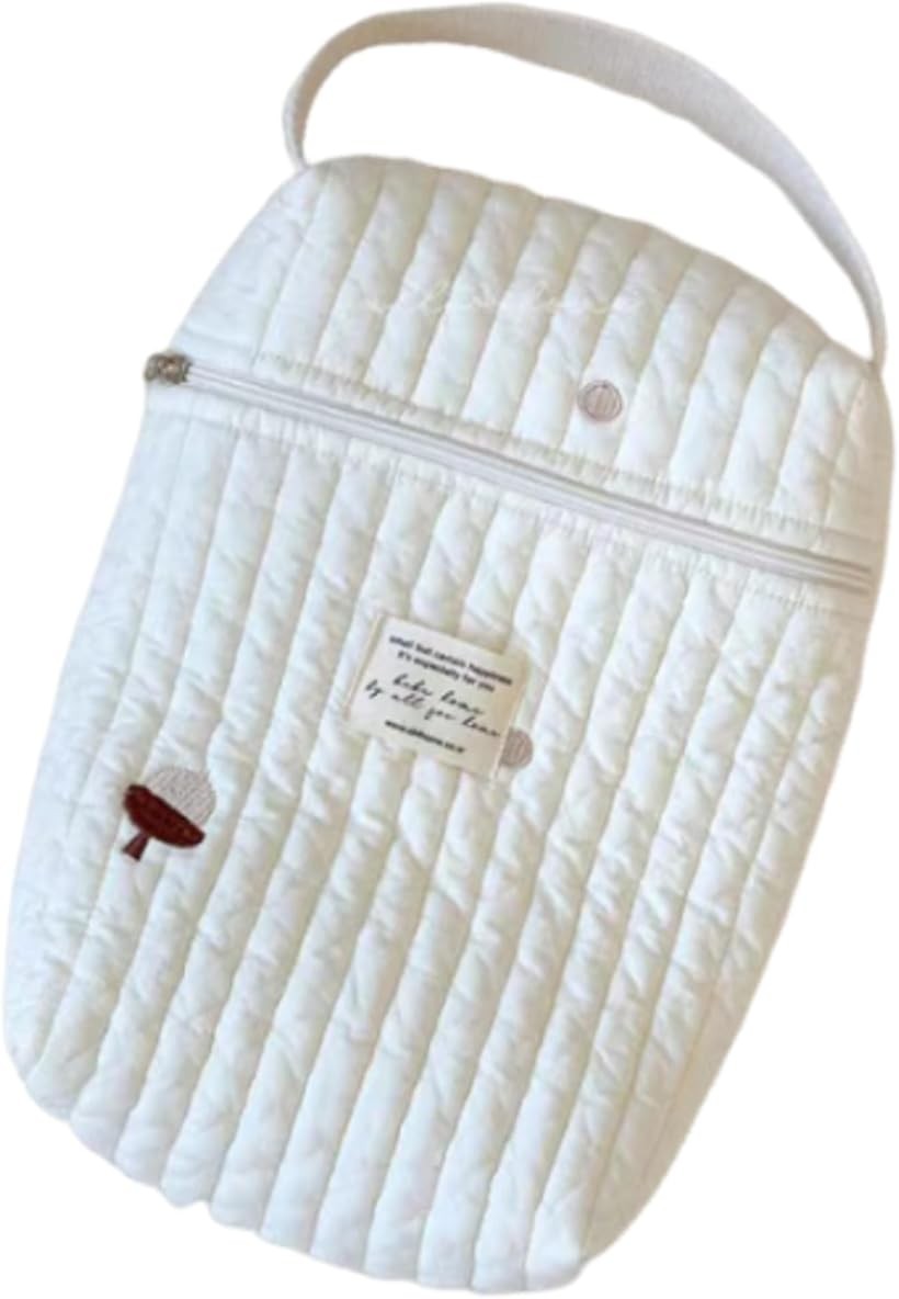 バリエーションコード : 2b9d3fuk5i商品コード2bjp8sk615商品名バケツ型 おむつ入れ 哺乳瓶入れ ベビーカー対応 持ち運び便利 大容量 軽量 イブル生地 かわいい 縦型収納バッグ 保育園 おしゃれブランドmerrytimeカラーBeige「大容量でコンパクト」 大きい哺乳瓶やミルクボトルをたっぷり収納できます。内部に仕切りがなくても、きちんと整理整頓ができます。「使いやすさ抜群。」持ち手付きで、出し入れしやすい縦型設計。背が高く大きく開くので、使い勝手がよく、外出や保育園での使用に便利です。また、軽量で持ち運びもラクラクです。「イブル生地がかわいい」: SNSで話題のイブル生地を使用しているので、高品質で安心して使えます。見た目の可愛らしさと共に、品質にもこだわった商品です。どんぐりやくま柄など種類も豊富。かわいいデザインでお子様も大満足の一品です。「商品詳細」サイズ：マチ（長さ）10cm、高さ25cm、幅17cm　重量：70g　素材：　綿100％＊商品写真はできる限り実物の色に近づけるよう徹底しておりますが、 お使いのモニター設定、お部屋の照明等により実際の商品と色味が異なる場合がございます。＊サイズについては手作業での採寸の為、若干の誤差が生じる場合がございます。※ 他ネットショップでも併売しているため、ご注文後に在庫切れとなる場合があります。予めご了承ください。※ 品薄または希少等の理由により、参考価格よりも高い価格で販売されている場合があります。ご注文の際には必ず販売価格をご確認ください。※ 沖縄県、離島または一部地域の場合、別途送料の負担をお願いする場合があります。予めご了承ください。※ お使いのモニタにより写真の色が実際の商品の色と異なる場合や、イメージに差異が生じることがあります。予めご了承ください。※ 商品の詳細（カラー・数量・サイズ 等）については、ページ内の商品説明をご確認のうえ、ご注文ください。※ モバイル版・スマホ版ページでは、お使いの端末によっては一部の情報が表示されないことがあります。すべての記載情報をご確認するには、PC版ページをご覧ください。