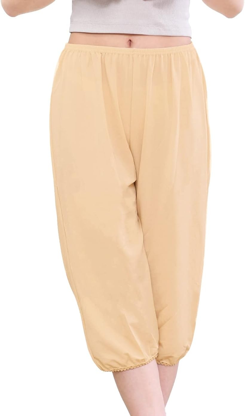 バリエーションコード : 2b25k3wwnc商品コード2b25kt0j95商品名レディース 女性 パンツ ペチコート ペチパンツ インナー 無地 裾ゴム 透け防止ブランドLaulea Akoakoa(ラウレアアコアコア)カラーベージュサイズ等L-LL「内容」裾ゴム入りペチパンツ7分丈「カラー」ブラック ベージュ　「サイズ」M-L L-LL「特徴」透け防止/伸縮性・通気性・透け感あり/ウエストゴム/裾ゴム入り「素材」身生地：ポリエステル95％/ポリウレタン5％　レース部：ナイロン95％/ポリウレタン5％日本規格の海外製造品でございます。品質はMade in Japanと比較しても遜色はございません。クオリティの高い品質でご提供させていただいております。※ 他ネットショップでも併売しているため、ご注文後に在庫切れとなる場合があります。予めご了承ください。※ 品薄または希少等の理由により、参考価格よりも高い価格で販売されている場合があります。ご注文の際には必ず販売価格をご確認ください。※ 沖縄県、離島または一部地域の場合、別途送料の負担をお願いする場合があります。予めご了承ください。※ お使いのモニタにより写真の色が実際の商品の色と異なる場合や、イメージに差異が生じることがあります。予めご了承ください。※ 商品の詳細（カラー・数量・サイズ 等）については、ページ内の商品説明をご確認のうえ、ご注文ください。※ モバイル版・スマホ版ページでは、お使いの端末によっては一部の情報が表示されないことがあります。すべての記載情報をご確認するには、PC版ページをご覧ください。サイズM-L(ウエスト31-39cm ヒップ49cm 総丈66cm)/L-LL(ウエスト33-42cm ヒップ53cm 総丈69cm)＊平置き採寸素材身生地：ポリエステル95％/ポリウレタン5％　レース部：ナイロン95％/ポリウレタン5％特徴透け防止/伸縮性・通気性・透け感あり/ウエストゴム/裾ゴム入り＊注意＊商品によっては若干の誤差（1～2センチ）が生じてしまう可能性もございます。商品についてのさらに詳しい情報は詳細をご確認ください。