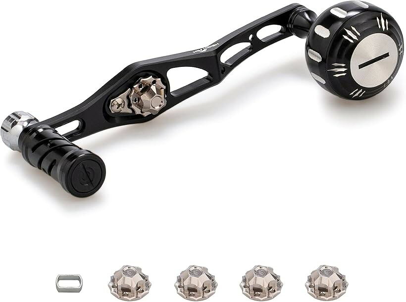 バリエーションコード : 2b4wfo82o9商品コード2b4wfw6rc8商品名改良型 70/45mm リール ハンドル バランス型 シマノ SHIMANO ダイワ DAIWA アブ Abu ベイトリール 通用 Balance Series V2.0 ブラック/シルバー ノブ＆ブラック ハンドル 127ブランドHEIGHTENカラーブラック/シルバー(ノブ)＆ブラック(ハンド・「特徴」主ノブ＋補助ノブ＋バランサーの特殊設計で、状況に応じて「力入れのリールング」、「速いスピードのリールング」、バランス調整ができ、リールングがもっと楽です。・「サイズ」主ノブ直径35mm/補助ノブ直径15mm、ハンドル軸心距離70mm/45mm「総重」56g「素材」70シリーズ航空アルミ・「付属」M8センターナット2個，、M7センターナット2個、転換スリーブ1個、バランサー固定ナット1個、T10レンチ1個、T1.5レンチ1個・「適応機種」取付部4x7mm、5x8mmのDAIWA， SHIMANO， ABU GARCIAのベイトリールに適用。※ 他ネットショップでも併売しているため、ご注文後に在庫切れとなる場合があります。予めご了承ください。※ 品薄または希少等の理由により、参考価格よりも高い価格で販売されている場合があります。ご注文の際には必ず販売価格をご確認ください。※ 沖縄県、離島または一部地域の場合、別途送料の負担をお願いする場合があります。予めご了承ください。※ お使いのモニタにより写真の色が実際の商品の色と異なる場合や、イメージに差異が生じることがあります。予めご了承ください。※ 商品の詳細（カラー・数量・サイズ 等）については、ページ内の商品説明をご確認のうえ、ご注文ください。※ モバイル版・スマホ版ページでは、お使いの端末によっては一部の情報が表示されないことがあります。すべての記載情報をご確認するには、PC版ページをご覧ください。HEIGHTENリールハンドル高精度CNCマシンカット加工高品質70シリーズアルミニウム素材で軽く、強く仕上がっているダイワ(Daiwa)、シマノ(Shimano)、アブかルシア(AbuGarcia)に取り付けが可能人体工学と滑り止め設計でグリップ感が体感できる、質感も良くハンドル部のステンレス材質ベアリングも精度良く回転、手にフィットするノブに変えることで、コントロール性能が上がり、一日中巻いても疲れない。シャフトとハンドルをリベットで固定して非常に安定してリーリングができ、巻きスピードにムラが出にくいし、偏心回転しない。.