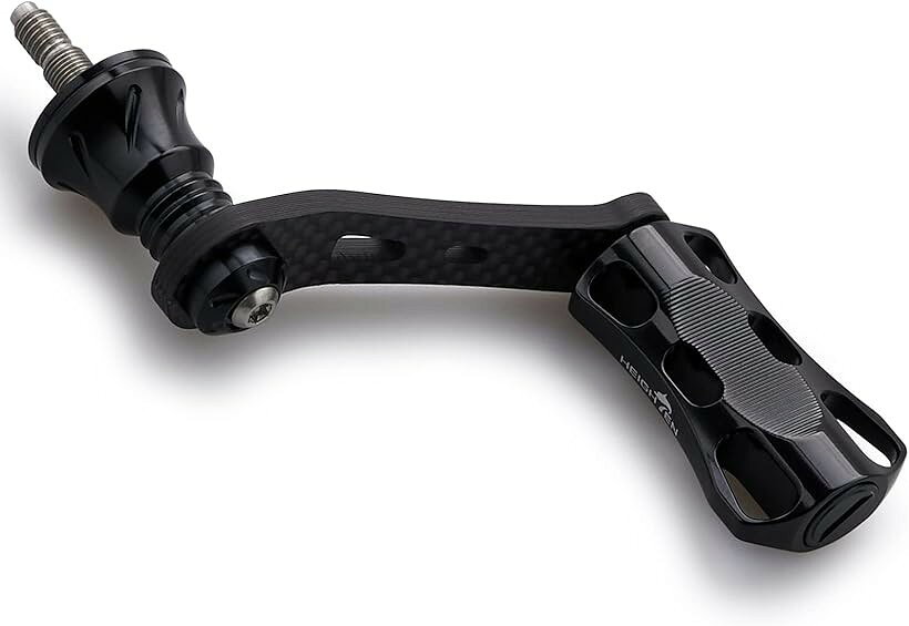 バリエーションコード : 2b2swf0xtj商品コード2b2swqix13商品名42mm リール ハンドル 22mm ノブ 搭載 シマノ ダイワ スピニングリール 通用ライトゲーム 渓流釣りWave Series ブラック 618ブランドHEIGHTENカラーブラック・「ライトゲーム 渓流釣り用」1.5K炭素布のハンドルで更に強度アップ、22mm(幅)x11mm(厚)軽量ノブ搭載、全体的に軽量。・「サイズ」ハンドル軸心距離42mm、ノブ22mm(幅)x11mm(厚) 「総重」19g(シマノ用)/16.5g(ダイワ用)「素材」ハンドル - 1.5K炭素布のカーボン、ノブ - 70シリーズ航空アルミ。・「リールハンドル付属」SHIMANO ソケット 1個、DAIWA ソケット 1個、梅レンチ1個。・「適応機種」SHIMANO、DAIWAのねじ込み式スピニングリールハンドルの交換に適用。※ 他ネットショップでも併売しているため、ご注文後に在庫切れとなる場合があります。予めご了承ください。※ 品薄または希少等の理由により、参考価格よりも高い価格で販売されている場合があります。ご注文の際には必ず販売価格をご確認ください。※ 沖縄県、離島または一部地域の場合、別途送料の負担をお願いする場合があります。予めご了承ください。※ お使いのモニタにより写真の色が実際の商品の色と異なる場合や、イメージに差異が生じることがあります。予めご了承ください。※ 商品の詳細（カラー・数量・サイズ 等）については、ページ内の商品説明をご確認のうえ、ご注文ください。※ モバイル版・スマホ版ページでは、お使いの端末によっては一部の情報が表示されないことがあります。すべての記載情報をご確認するには、PC版ページをご覧ください。