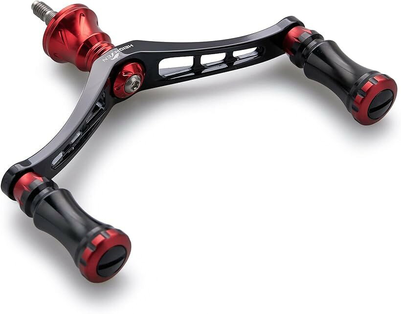 バリエーションコード : 2b2sxvr3c2商品コード2b2sxv3hv9商品名92mm リール ハンドル 15mm ノブ 搭載 シマノ ダイワ 通用 スピニングリール用 Chess Series ブラック＆レッド 581ブランドHEIGHTENカラーブラック(ハンドル)/ブラック＆レッド(ノブ・「特徴」92mmアルミ合金ハンドル、15mm直径軽量ノブ搭載、 全体的に軽量。・「サイズ」ハンドル軸心距離92mm、ノブ直径15mm 「総重」40g「素材」70シリーズ航空アルミ合金。・「リールハンドル付属」SHIMANO ソケット 1個、DAIWA ソケット 1個。・「適応機種」SHIMANO、DAIWAのねじ込み式スピニングリールハンドルの交換に適用。詳細は画像をご確認下さい。※ 他ネットショップでも併売しているため、ご注文後に在庫切れとなる場合があります。予めご了承ください。※ 品薄または希少等の理由により、参考価格よりも高い価格で販売されている場合があります。ご注文の際には必ず販売価格をご確認ください。※ 沖縄県、離島または一部地域の場合、別途送料の負担をお願いする場合があります。予めご了承ください。※ お使いのモニタにより写真の色が実際の商品の色と異なる場合や、イメージに差異が生じることがあります。予めご了承ください。※ 商品の詳細（カラー・数量・サイズ 等）については、ページ内の商品説明をご確認のうえ、ご注文ください。※ モバイル版・スマホ版ページでは、お使いの端末によっては一部の情報が表示されないことがあります。すべての記載情報をご確認するには、PC版ページをご覧ください。