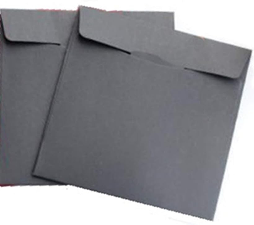 バリエーションコード : 2b6drfkwkw商品コード2b6dun1lrh商品名クラフト CD ケース DVD 収納 紙 ジャケット ギフト 封筒 ブラック 100枚 セットブランドKINOKINOカラーブラック 100枚 セット・CDやDVDの保管やプレゼントにおすすめのクラフト紙ケースです・クラフト紙製でプラスチックケースよりも薄くて軽くスマートに収納できます。・セット商品なので、たくさんのCDやDVDが整理できます・ブラックで高級感があり、CDやDVDのプレゼント用におすすめです・サイズ　約12.5cmx約12.5cm※ 他ネットショップでも併売しているため、ご注文後に在庫切れとなる場合があります。予めご了承ください。※ 品薄または希少等の理由により、参考価格よりも高い価格で販売されている場合があります。ご注文の際には必ず販売価格をご確認ください。※ 沖縄県、離島または一部地域の場合、別途送料の負担をお願いする場合があります。予めご了承ください。※ お使いのモニタにより写真の色が実際の商品の色と異なる場合や、イメージに差異が生じることがあります。予めご了承ください。※ 商品の詳細（カラー・数量・サイズ 等）については、ページ内の商品説明をご確認のうえ、ご注文ください。※ モバイル版・スマホ版ページでは、お使いの端末によっては一部の情報が表示されないことがあります。すべての記載情報をご確認するには、PC版ページをご覧ください。色:ブラック100枚セットKINOKINOクラフトCDケースDVD収納紙ジャケットギフト封筒CDやDVDの保管やプレゼントにおすすめのクラフト紙ケースですクラフト紙製でプラスチックケースよりも薄くて軽くスマートに収納できますセット商品なので、たくさんのCDやDVDが整理できますブラックで高級感があり、CDやDVDのプレゼント用におすすめですサイズ　約12.5cmx約12.5cm
