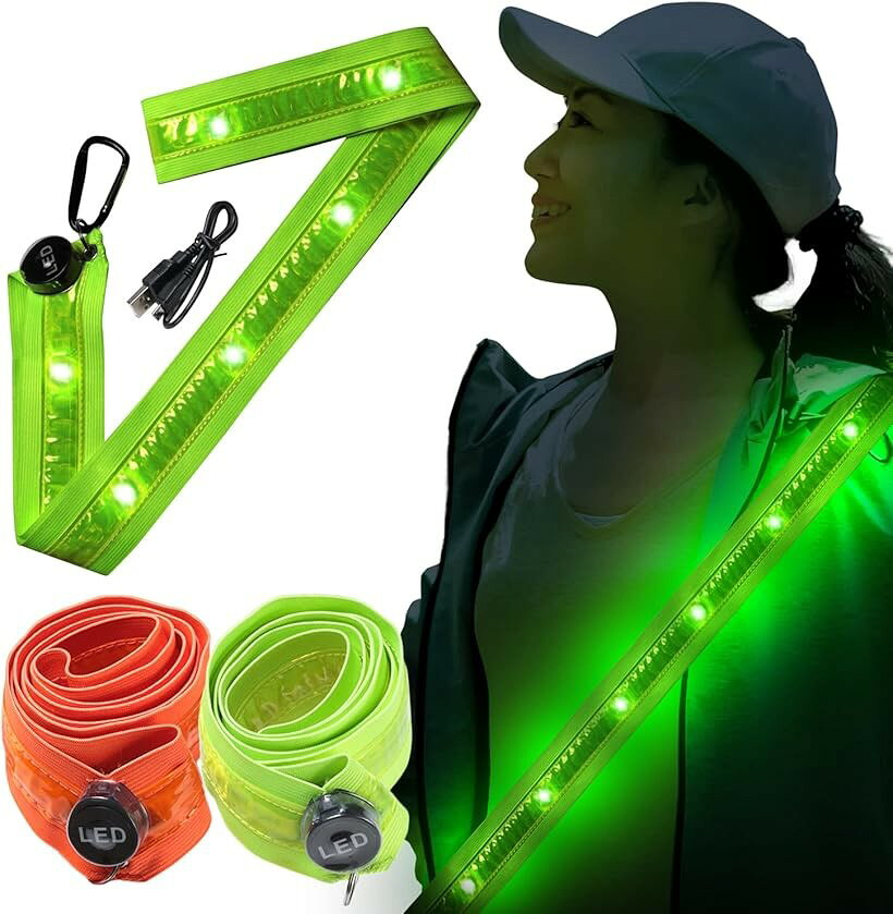 バリエーションコード : 2b4ix83vc4商品コード2b4ixk88tv商品名ランニング ライト LED ベルト 反射板 夜間安全 USB充電 たすき 反射バンド 発光 蛍光 自転車 ウォーキング ライトグリーンSブランドLINO PLANETカラーライトグリーンサイズ等S・「＊反射＋発光でよく光る」光を反射するだけでなく、ベルト自体が発光する優れもの。反射材だけのベルトは、街灯のない場所では見えにくいことも。発光式のベルトは真っ暗な場所でもちゃんと光るから、360度よく見えます。反射材ベルトよりも視認性がよく、目立って安全。・「＊早朝・夜間の安全性向上」暗い時間に活動する方を安全に守ります。ランニング・ウォーキング・ペットの散歩・自転車・バイク・釣り・アウトドアレジャーなどに。・「＊USB充電式で長時間発光」ライトグリーンとオレンジの2カラーをご用意。ベルトと同色のLEDライト付き。USBで充電してご使用いただけます。スイッチを押すと「点灯＞急速点滅＞低速点滅＞消灯＞点灯…」の繰り返しになります。・「＊たすき掛けで装着らくちん」どんなアウターにも簡単に装着できるたすき掛けタイプ。オールシーズン快適にご使用いただけます。軽くて持ち運びに便利なのも魅力です。付属のカラビナには、ペットボトルなどぶら下げることができます。・「＊仕様」＊サイズ：長さ120cm(調節不可)・幅5cm・LEDライト10個＊付属品：USBケーブル・カラビナ＊発光時間：点灯モード6時間、点滅モード12時間＊USB充電式(60分でフル充電)※ 他ネットショップでも併売しているため、ご注文後に在庫切れとなる場合があります。予めご了承ください。※ 品薄または希少等の理由により、参考価格よりも高い価格で販売されている場合があります。ご注文の際には必ず販売価格をご確認ください。※ 沖縄県、離島または一部地域の場合、別途送料の負担をお願いする場合があります。予めご了承ください。※ お使いのモニタにより写真の色が実際の商品の色と異なる場合や、イメージに差異が生じることがあります。予めご了承ください。※ 商品の詳細（カラー・数量・サイズ 等）については、ページ内の商品説明をご確認のうえ、ご注文ください。※ モバイル版・スマホ版ページでは、お使いの端末によっては一部の情報が表示されないことがあります。すべての記載情報をご確認するには、PC版ページをご覧ください。暗い場所で安全に活動するために暗い場所ではドライバーから見えにくく、交通事故などの危険を伴います。深夜や早朝に、通勤・通学・趣味・お仕事で活動される方を、様々な危険から守ります。お子様の安全のために下校や塾通いで、遅い時間に出歩くお子様の交通事故防止に。親御さんが遠くから見つけやすくなるメリットも。ドライバーの視認性を助ける夜間安全ベルトの装着により、運転手からの見え方が変わります。黒い服だけでは気付きにくいですが、ベルトによって気付きやすくなります。使いやすさと安全性を確保LEDライトが点滅スイッチを押すと点滅します。(1)点灯＞(2)急速点滅＞(3)低速点滅＞(4)消灯＞(1)点灯…を繰り返します。どんなアウターでも付けやすいゆったりとしたたすき掛けタイプ。厚着をしても簡単に装着できます。グリーン視認性の高いグリーン。反射材によく使われる定番カラーです。オレンジ反射効率のよいオレンジ。夜道で視認されやすいカラーです。