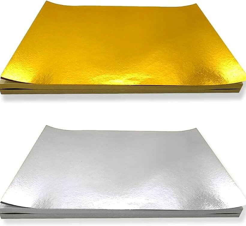 バリエーションコード : 2b4300hc5k商品コード2b4300d65j商品名大判 大量セット 折り紙 切り絵 アート 金銀 各50枚ブランド株式会社サザンウインドカラー金銀 各50枚・金色・銀色の色紙（いろがみ）、大量セット。正方形ではなく約35x25cmで、おおよそB4サイズとなります。金箔・銀箔の片面箔加工、単色の品です。裏面グレー。・紙質：軽量で薄く柔らかい、模造紙に近い質感です。箔加工の表面は、通常の折り紙に入っているような滑らかさではありません。若干の凹凸あり。・切り絵・ペーパークラフト・カードメイキングなど様々なハンドメイド作品に、金や銀の彩りを加えてみてはいかがでしょうか。・趣味のハンドメイド、保育園・幼稚園での季節毎のイベントでの飾り付け、夏休みの自由工作など多彩な用途でご利用いただけます。「注意」金・銀の面にプリンターで印刷する事は出来ません。また、お使いのデバイスによっては、実物と若干色合いが異なる画像が表示される場合がございます。・「参考用途」折り紙 ペーパークラフト 紙工作 造花 手芸 紙細工 ラッピング 包装 資材 パーティー 飾りつけ 「作品例」折り鶴 紙風船 屏風 貼り絵 切り絵 ちぎり絵 輪っか 輪飾り 紙チェーン ガーランド 紙かぶと 紙コップ※ 他ネットショップでも併売しているため、ご注文後に在庫切れとなる場合があります。予めご了承ください。※ 品薄または希少等の理由により、参考価格よりも高い価格で販売されている場合があります。ご注文の際には必ず販売価格をご確認ください。※ 沖縄県、離島または一部地域の場合、別途送料の負担をお願いする場合があります。予めご了承ください。※ お使いのモニタにより写真の色が実際の商品の色と異なる場合や、イメージに差異が生じることがあります。予めご了承ください。※ 商品の詳細（カラー・数量・サイズ 等）については、ページ内の商品説明をご確認のうえ、ご注文ください。※ モバイル版・スマホ版ページでは、お使いの端末によっては一部の情報が表示されないことがあります。すべての記載情報をご確認するには、PC版ページをご覧ください。金色・銀色の色紙（いろがみ）、大量セット。正方形ではなく約35x25cmで、おおよそB4サイズとなります。金箔・銀箔の片面箔加工、単色の品です。裏面グレー。紙質：軽量で薄く柔らかい、模造紙に近い質感です。箔加工の表面は、通常の折り紙に入っているような滑らかさではありません。若干の凹凸あり。切り絵・ペーパークラフト・カードメイキングなど様々なハンドメイド作品に、金や銀の彩りを加えてみてはいかがでしょうか。趣味のハンドメイド、保育園・幼稚園での季節毎のイベントでの飾り付け、夏休みの自由工作など多彩な用途でご利用いただけます。「参考用途」折り紙ペーパークラフト紙工作造花手芸紙細工ラッピング包装資材パーティー飾りつけ「作品例」折り鶴紙風船屏風貼り絵切り絵ちぎり絵輪っか輪飾り紙チェーンガーランド紙かぶと紙コップ