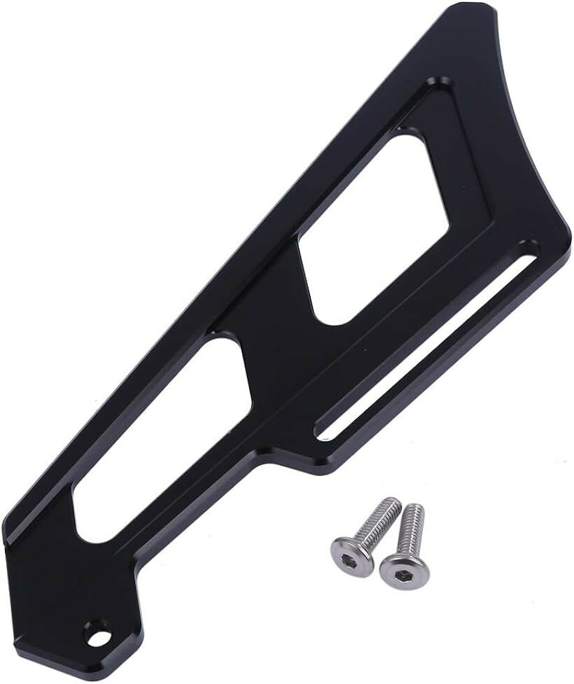 バリエーションコード : 2b4gnocf61商品コード2b4gnxf6j1商品名ヒールガード XR250 セロー250 CRF250L チェーン カバー スプロケット リア ガード 汎用 KRB244 ブラックブランドAvan Knightカラーブラック・こちらは「ブラック」になります。汎用仕様の為、取り付けボルトのサイズが異なる場合がございますので、合わない場合は別途ご用意お願い致します。適合車種：取付ボルトの間隔が80mm-151mm内に収まる車種に取り付け可能です。サイズが合えば様々な車種に取り付け可能です。適合車種例：CRF250L KLX125 KLX140L KLX140G KLX150 KLX150BF KLX230L KLX230R DRZ400 WR155 XR250/BAJA SEROW225 TW200/225 セロー250 トリッカー XT250X CRF1100L CRF250　セット内容：本体・ネジ2本　カラー：ブラック・レッド・グリーン・ブルー・グレー　材質：アルミニウム合金・高品質アルミ製ヒールガードです。この製品は、取付ボルトの間隔が80mm-151mmに収まるものであれば中型バイクや大型バイクなどさまざまなバイクに取り付け可能です。軽量で高い剛性を実現していますので、バイクの重量を大幅にアップすることなく、チェーンを保護し、砂や石からの衝突を減らし、雨の洗掘を減らします。また、チェーンとリアスプロケットからかかとを効果的に保護します。足がチェーンに接触する心配がなく、安心して運転が可能です。・製品のカラーは、ブラック・レッド・グリーン・ブルー・グレーの5色あります。スタイリッシュなデザインで、愛車のドレスアップにも最適です。オシャレなカラーもあり、バイクの色と異なる色を選択すると、バイクのアクセントにもなります。また、製品の取り付け・取り外しも簡単で、元の穴に完全にフィットし直接交換できるので簡単に取り付けることが可能です。・バイクのドレスアップにはさまざまな社外品があり、ナックルガードやウインカーライト、バッテリーカバー、ラバーグリップ、ハンドルレバー、ステッカーやタイヤエアバルブなどがあります。ドレスアップを選択する際、運転のしやすさはそのままにおしゃれでかっこいい自分だけのバイクにカスタムして楽しみましょう。・バイクパーツの中で最も動きが大きいチェーンとスプロケットは、メンテナンスなどこまめにしっかり点検しましょう。特に泥や砂などでサビると侵食すると、走行中にチェーンが切れることもあります。定期的な清掃や注油、チェーンプロテクターなどの装着や雨天時にはバイクに保護カバーなどをかけるとサビにくくなり、愛車を安全に保つことが可能です。※ 他ネットショップでも併売しているため、ご注文後に在庫切れとなる場合があります。予めご了承ください。※ 品薄または希少等の理由により、参考価格よりも高い価格で販売されている場合があります。ご注文の際には必ず販売価格をご確認ください。※ 沖縄県、離島または一部地域の場合、別途送料の負担をお願いする場合があります。予めご了承ください。※ お使いのモニタにより写真の色が実際の商品の色と異なる場合や、イメージに差異が生じることがあります。予めご了承ください。※ 商品の詳細（カラー・数量・サイズ 等）については、ページ内の商品説明をご確認のうえ、ご注文ください。※ モバイル版・スマホ版ページでは、お使いの端末によっては一部の情報が表示されないことがあります。すべての記載情報をご確認するには、PC版ページをご覧ください。汎用仕様の為、取り付けボルトのサイズが異なる場合がございますので、合わない場合は別途ご用意お願い致します。適合車種：取付ボルトの間隔が80mm-151mm内に収まる車種に取り付け可能です。サイズが合えば様々な車種に取り付け可能です。適合車種例：CRF250LKLX125KLX140LKLX140GKLX150KLX150BFKLX230LKLX230RDRZ400WR155XR250/BAJASEROW225TW200/225セロー250トリッカーXT250XCRF1100LCRF250　セット内容：本体・ネジ2本　カラー：ブラック・レッド・グリーン・ブルー・グレー　材質：アルミニウム合金高品質アルミ製ヒールガードです。この製品は、取付ボルトの間隔が80mm-151mmに収まるものであれば中型バイクや大型バイクなどさまざまなバイクに取り付け可能です。軽量で高い剛性を実現していますので、バイクの重量を大幅にアップすることなく、チェーンを保護し、砂や石からの衝突を減らし、雨の洗掘を減らします。また、チェーンとリアスプロケットからかかとを効果的に保護します。足がチェーンに接触する心配がなく、安心して運転が可能です。製品のカラーは、ブラック・レッド・グリーン・ブルー・グレーの5色あります。スタイリッシュなデザインで、愛車のドレスアップにも最適です。オシャレなカラーもあり、バイクの色と異なる色を選択すると、バイクのアクセントにもなります。また、製品の取り付け・取り外しも簡単で、元の穴に完全にフィットし直接交換できるので簡単に取り付けることが可能です。バイクのドレスアップにはさまざまな社外品があり、ナックルガードやウインカーライト、バッテリーカバー、ラバーグリップ、ハンドルレバー、ステッカーやタイヤエアバルブなどがあります。ドレスアップを選択する際、運転のしやすさはそのままにおしゃれでかっこいい自分だけのバイクにカスタムして楽しみましょう。バイクパーツの中で最も動きが大きいチェーンとスプロケットは、メンテナンスなどこまめにしっかり点検しましょう。特に泥や砂などでサビると侵食すると、走行中にチェーンが切れることもあります。定期的な清掃や注油、チェーンプロテクターなどの装着や雨天時にはバイクに保護カバーなどをかけるとサビにくくなり、愛車を安全に保つことが可能です。