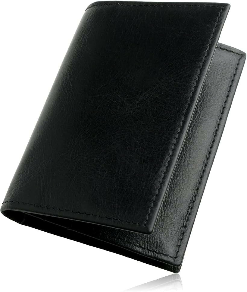 バリエーションコード : 2b4lty1d4d商品コード2b2f5fq89h商品名名刺入れ メンズ 本革 使い込むほどに艶が出る オイルレザー カードケースブランドDanke Bestens.カラーブラック（アウトレット）＊こちらの商品は新品販売となりますが表目に本革の特性である革本来の傷やシワなど個性の強いものをアウトレット品としております。使い込むうちになじんできます。予めご了承の上お買い求めいただきますようお願いいたします。「高級オイルレザー／牛革製メンズ名刺入れ」使い込むほどに良い味が出る本革を素材に作られた名刺いれです。スタイリッシュな雰囲気でビジネスシーンでの使用に最適。柔らかくて傷がつきにくい革で出来ているため長くご愛用いただけます。オイルレザー製の名刺入れは他ではなかなか見かけません。一味違う名刺入れが欲しい人におすすめです。「名刺を取り出しやすい幅広タイプ」一般的な名刺入れより少し幅に余裕を持たせています。取り出しの際につっかえて名刺の角が折れてしまうことはありません。名刺交換の時に名刺を素早く差し出すことができ、お相手にスマートな印象を与えられます。「収納力について」メインポケットには0.245mmの一般的な厚みの名刺を最大60枚収納できます。推奨枚数は42枚程度まで。入れすぎると閉めた時にカバーが浮きやすくなるため、42枚以下を推奨しております。ポケット数はメインポケットを含めて4つ。頂いた名刺の他、定期やクレジットカードなども一緒に収納可能です。「天然革製品の持つ豊かな表情について」経年変化を楽しみながらお使いください 天然の革製品は元々色むら・小傷・シワ・血筋・虫刺されなどがあります。丁寧な加工をしましても個体差がどうしても出来てしまいます。革本来の特徴をご理解して頂きご愛用して頂けましたら光栄に存じます。※ 他ネットショップでも併売しているため、ご注文後に在庫切れとなる場合があります。予めご了承ください。※ 品薄または希少等の理由により、参考価格よりも高い価格で販売されている場合があります。ご注文の際には必ず販売価格をご確認ください。※ 沖縄県、離島または一部地域の場合、別途送料の負担をお願いする場合があります。予めご了承ください。※ お使いのモニタにより写真の色が実際の商品の色と異なる場合や、イメージに差異が生じることがあります。予めご了承ください。※ 商品の詳細（カラー・数量・サイズ 等）については、ページ内の商品説明をご確認のうえ、ご注文ください。※ モバイル版・スマホ版ページでは、お使いの端末によっては一部の情報が表示されないことがあります。すべての記載情報をご確認するには、PC版ページをご覧ください。「サイズ」11cmx8cmx1. 5cm「素材」牛本革（オイルレザー）「カラー」ブラック、ダークブラウン、ネイビー「ポケット数」4つ