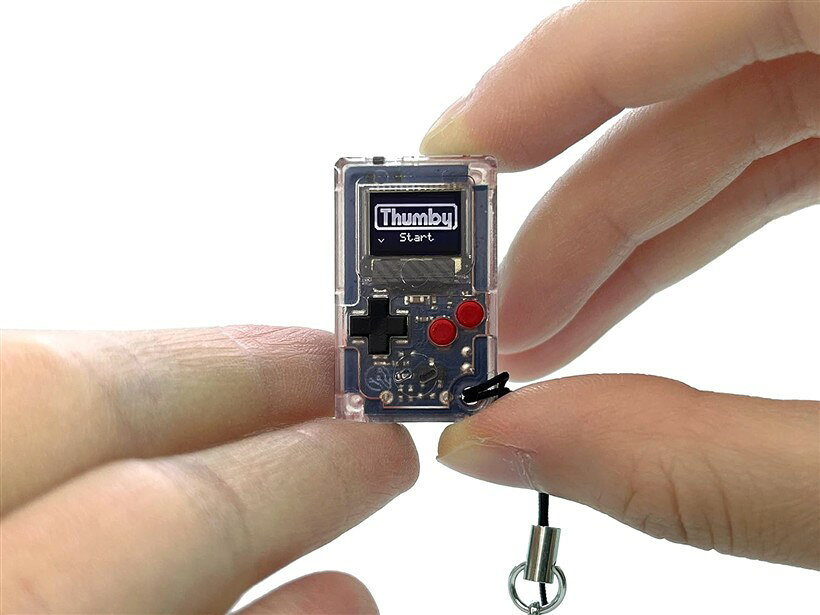 Thumby 小さなゲーム機 プレイ可能なプログラム可能なキーチェーン: 電子ミニチュア STEM学習ツール (クリア)