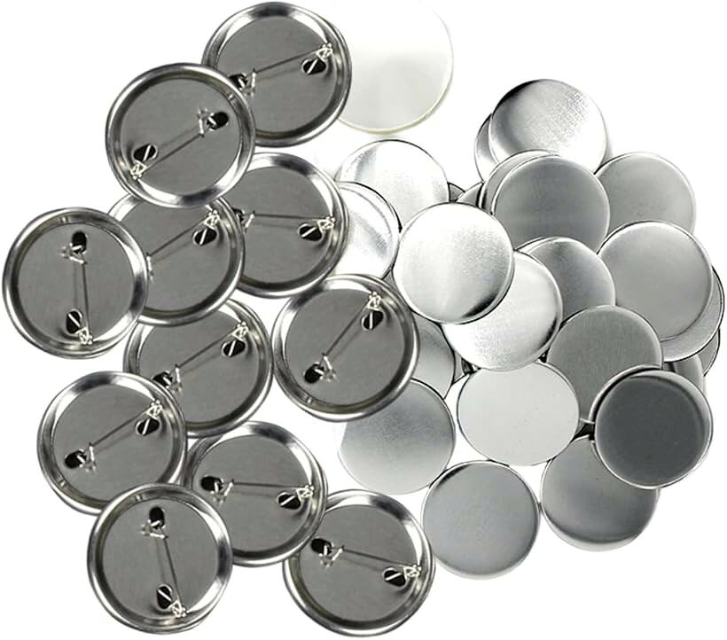 バリエーションコード : 2b4sdsworw商品コード2b2k5rujlu商品名缶バッジ 素材セット 缶バッジマシーン用 パーツ 素材 DIY 製作 パーツセット 100個セット 44mmブランドシャンディニー(Chandeny)カラーシルバーサイズ等直径44mm・缶バッジの素材セットです。必要なパーツが全部そろっています。お得な100個セット＊彡オリジナルデザインの缶バッジがあっという間に完成。考えていたイメージ通りにできあがり、大満足です。・缶バッジマシーン用の素材が入っていて、すぐに製作できます。缶バッジジェル、ピンバッグ、バッジフィルムのフルセットです。ひとりでじっくりと取り組んでも、みんなで一緒に作っても楽しいです。・オリジナルのイラストやお気に入りのデザインや推しの写真を、缶バッジに仕上げることができます。思い出の記念品として部屋に飾っておいてもステキ、装飾品としてバッグにつけてもいいですね＊・DIYを楽しめる缶バッジ用のパーツセットです。作っている時間を楽しめて、完成した作品を眺めていても、嬉しい気持ちになりますね。高品質で錆びづらい、上質な素材で作られています。※ 他ネットショップでも併売しているため、ご注文後に在庫切れとなる場合があります。予めご了承ください。※ 品薄または希少等の理由により、参考価格よりも高い価格で販売されている場合があります。ご注文の際には必ず販売価格をご確認ください。※ 沖縄県、離島または一部地域の場合、別途送料の負担をお願いする場合があります。予めご了承ください。※ お使いのモニタにより写真の色が実際の商品の色と異なる場合や、イメージに差異が生じることがあります。予めご了承ください。※ 商品の詳細（カラー・数量・サイズ 等）については、ページ内の商品説明をご確認のうえ、ご注文ください。※ モバイル版・スマホ版ページでは、お使いの端末によっては一部の情報が表示されないことがあります。すべての記載情報をご確認するには、PC版ページをご覧ください。「注意」32mm / 37mm / 44mm / 58mm / 75mm規格の作成には、缶バッジマシーン付属のガスケット（ワッシャー）が必要になります。バッジ作成がうまくできない場合、以下の対策方法をお試しくださいませ。・適合する金型パーツをご用意ください。・金型にガスケット（ワッシャー）をお入れください。・金型に潤滑油を塗ってみてください。・適合する厚さの紙をご用意ください。・缶バッジメーカーのご使用方法を今一度ご確認下さい。「サイズ」直径25mm / 32mm / 37mm / 44mm / 50mm / 56mm / 58mm / 75mm「入り数」100個「セット内容」缶バッジシェル、ピンバック、バッジフィルム