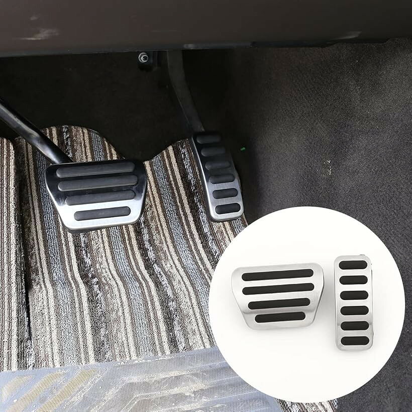 バリエーションコード : 2b2330rjop商品コード2b2333n1ln商品名レンジローバー/ランドローバー ディフェンダー 2020年に対応 スロットルペダル ペダルパッドカバー フットガスブレーキ 車用アクセサリー キズ防止 車用インテリア カー用品 車種専用設計 簡単に取り付け ステンレス鋼製 2点セット スタイル 1ブランドSauicemyカラースタイル 1「適合車種」レンジローバー/ランドローバー　ディフェンダー　2020年に対応している。元の車の比率は 1:1 で、金型をスキャンして製造します。「高品質素材」このスロットルペダルセットは耐久性に優れたアルミ合金素材を使用しています。優れた機械的および熱的特性、高硬度、疲労や応力割れ、酸やアルカリへの耐性、その他の化学的腐食に対する耐性。「簡単に取り付け」取り外しは簡単で、車に損傷を与えることはありません。ツールを使用して取り付けることができ、操作が簡単です。「高性能の品質」本製品は性能を確保するために精密に機械加工されています。外観は格調高く、質感も優れており、ご愛車をさらにグレードアップ。この製品を使用することで、日常のドライブや長距離ドライブをより快適に、より楽しくすることができます「製品仕様」セット内容：ペダルブレーキアクセルx2。パッケージサイズ：15cmx9cmx7cm、重量：167g。※ 他ネットショップでも併売しているため、ご注文後に在庫切れとなる場合があります。予めご了承ください。※ 品薄または希少等の理由により、参考価格よりも高い価格で販売されている場合があります。ご注文の際には必ず販売価格をご確認ください。※ 沖縄県、離島または一部地域の場合、別途送料の負担をお願いする場合があります。予めご了承ください。※ お使いのモニタにより写真の色が実際の商品の色と異なる場合や、イメージに差異が生じることがあります。予めご了承ください。※ 商品の詳細（カラー・数量・サイズ 等）については、ページ内の商品説明をご確認のうえ、ご注文ください。※ モバイル版・スマホ版ページでは、お使いの端末によっては一部の情報が表示されないことがあります。すべての記載情報をご確認するには、PC版ページをご覧ください。専用車種：レンジローバー/ランドローバー　ディフェンダー　2020年に対応素材：高品質のステンレス鋼を使用するパッケージサイズ：15cmx9cmx7cm重量：167g注意事項：本製品は専用車種のみに適合しますので、ご購入前にお間違いがないようにご確認ください。